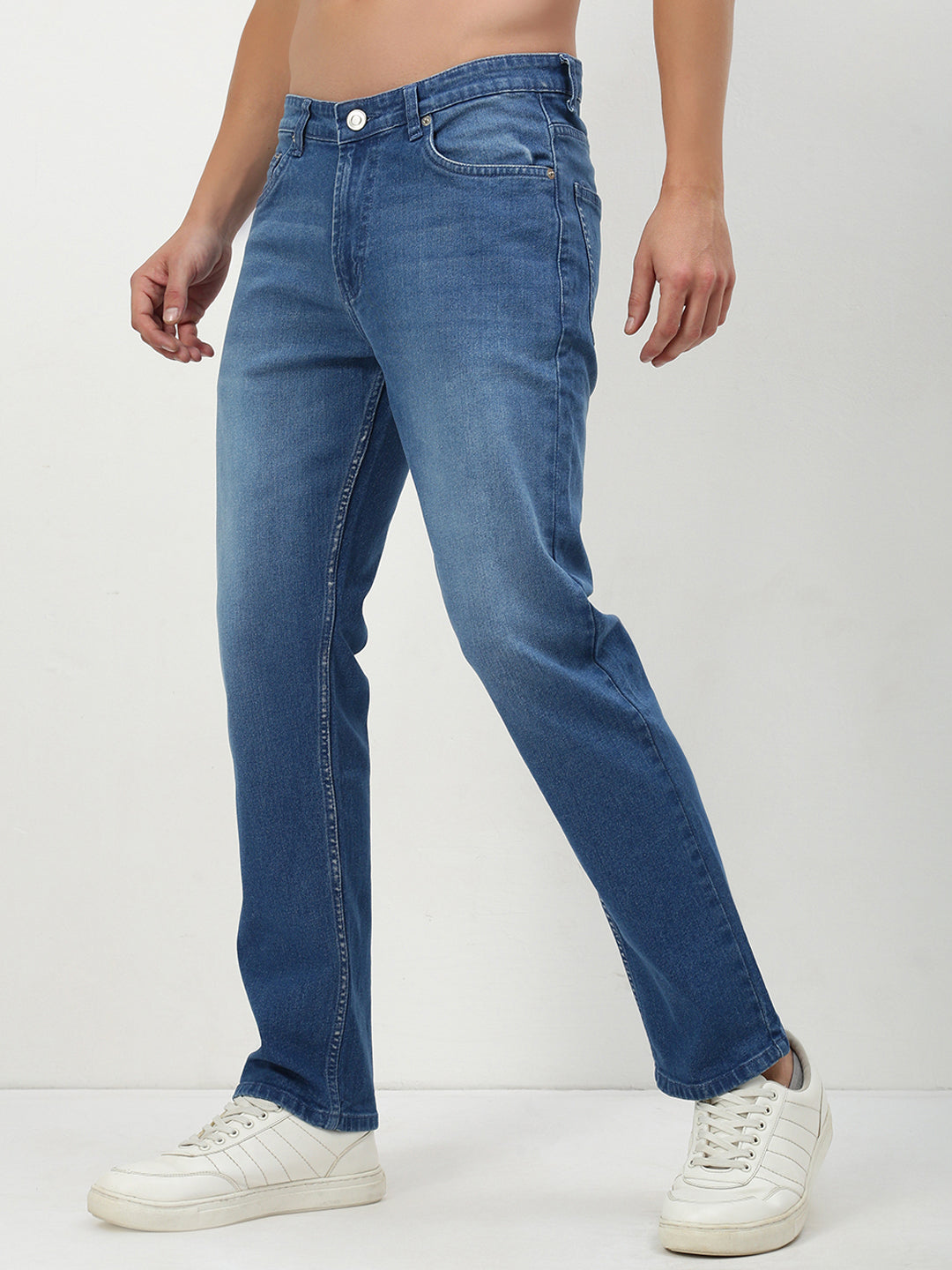 Men Blue Solid Straight Fit Jeans