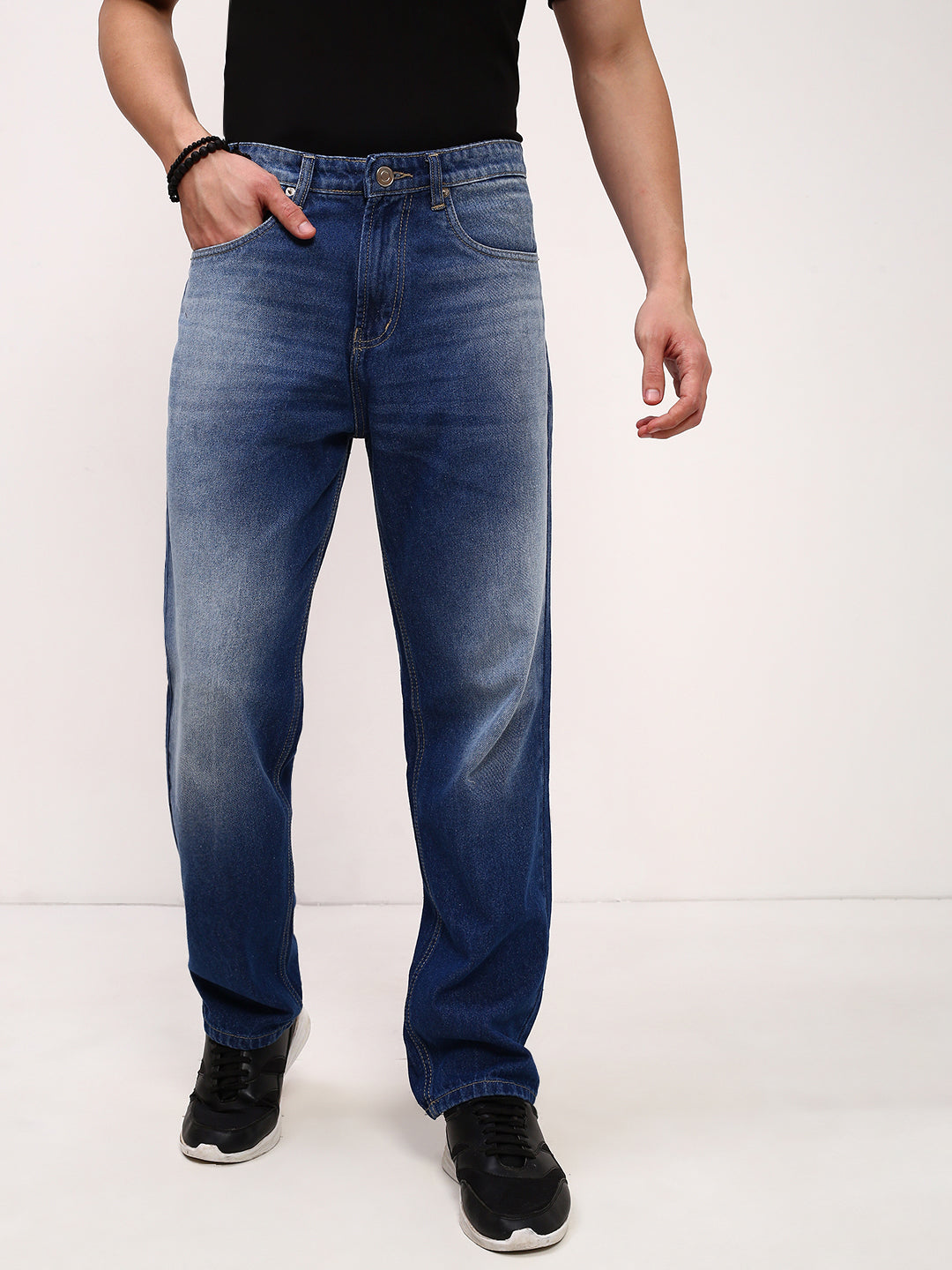 Men Blue Solid Straight Fit Jeans