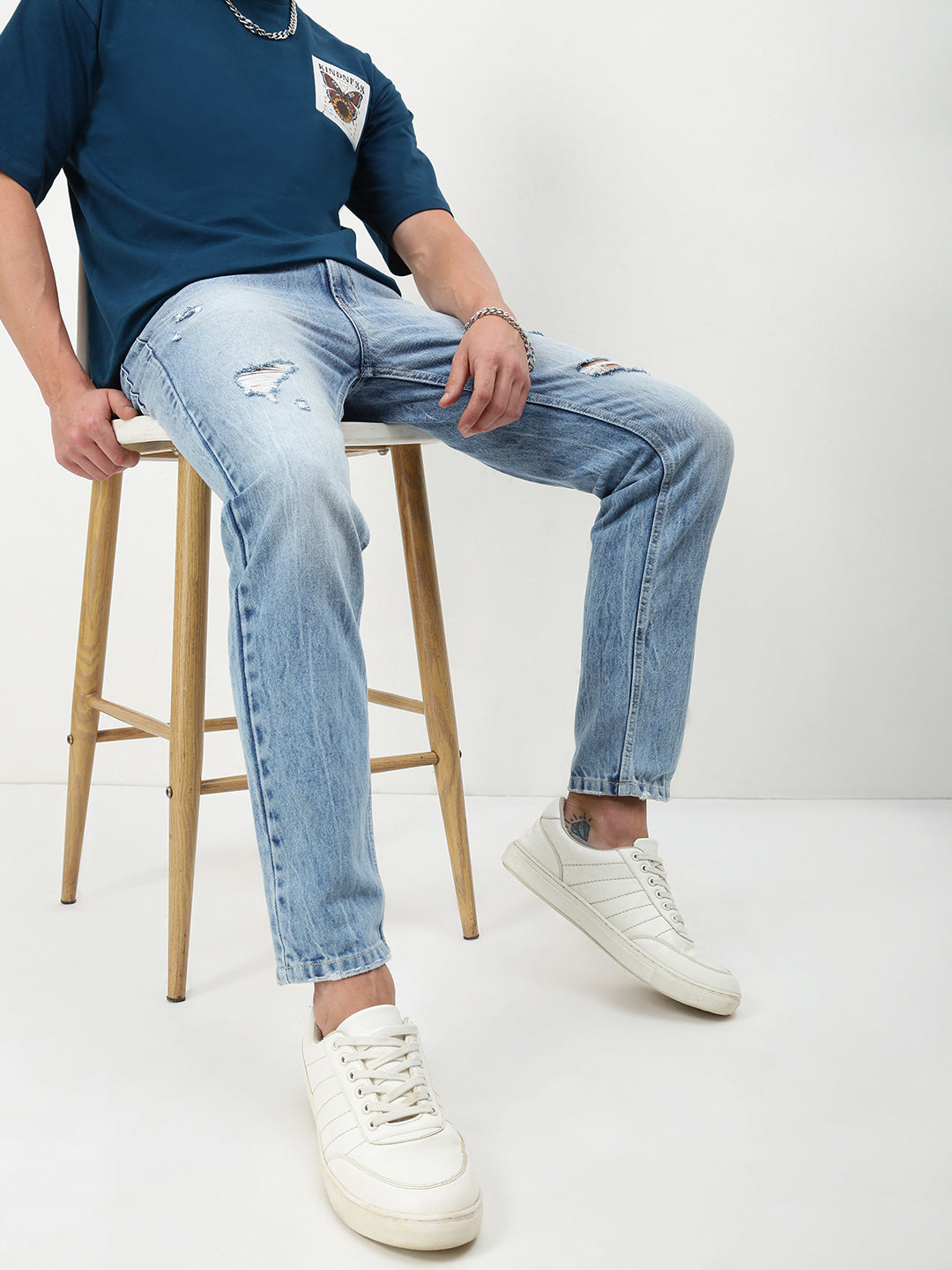 Men Blue Solid Straight Fit Jeans