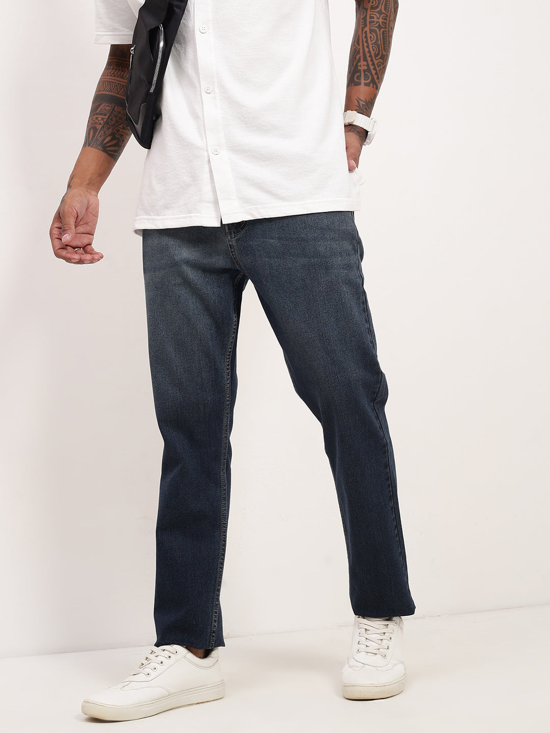 Men Navy Blue Solid Straight Fit Jeans