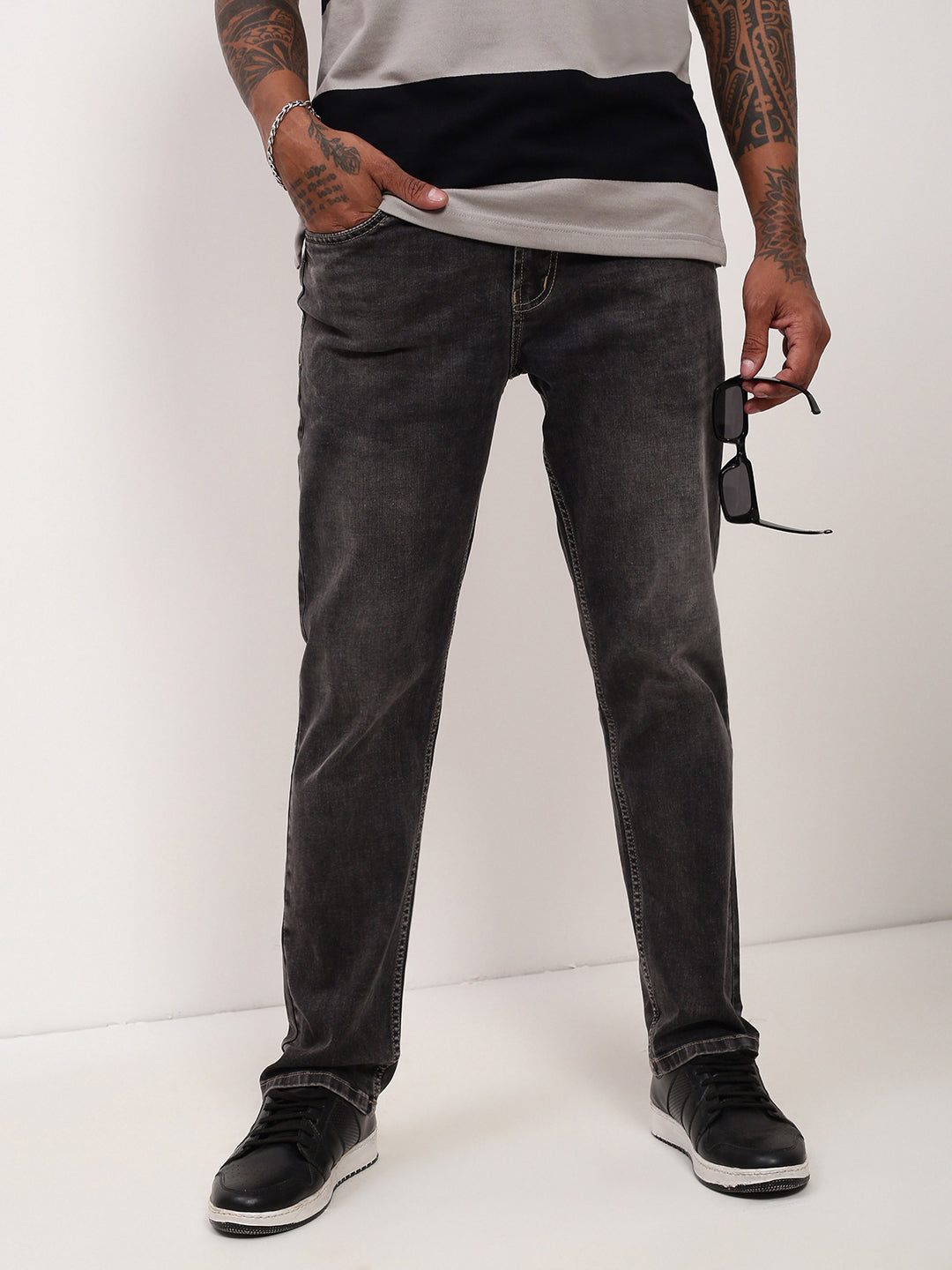 Men Grey Solid Straight Fit Jeans