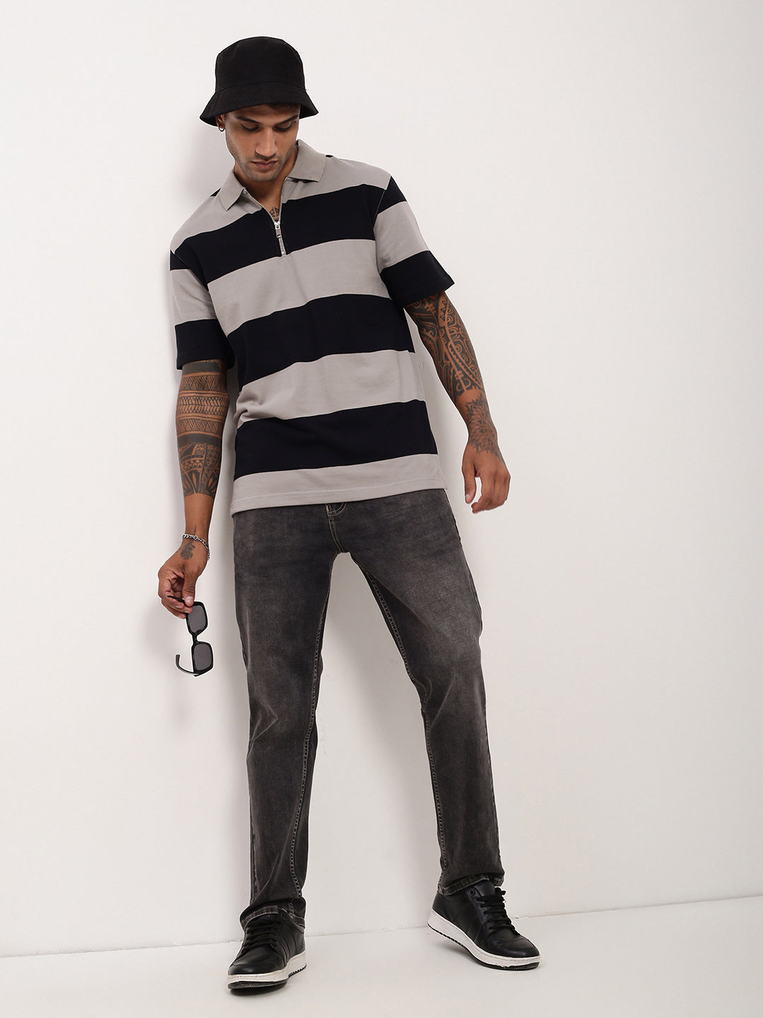 Men Grey Solid Straight Fit Jeans