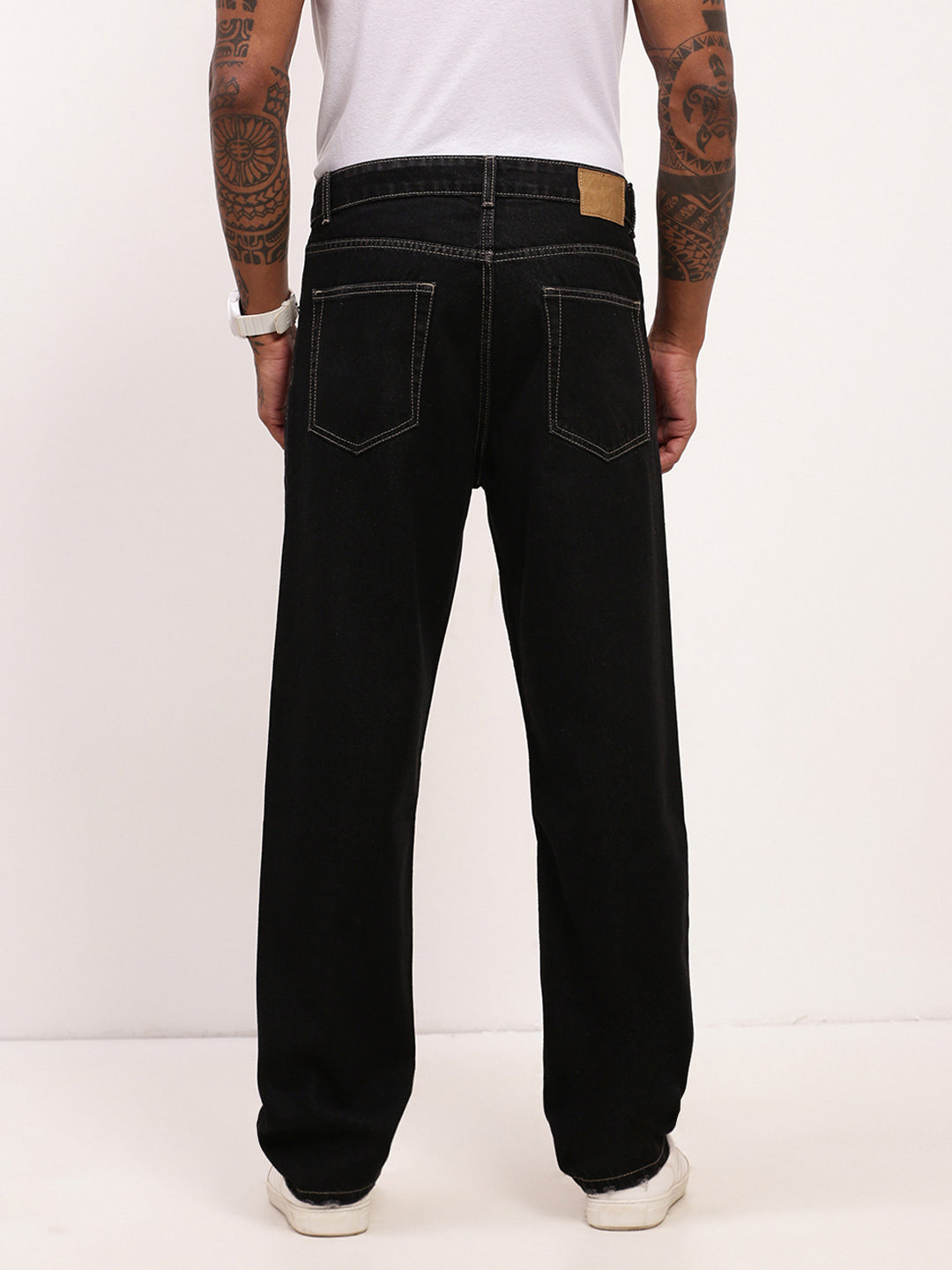 Men Black Solid Straight Fit Jeans