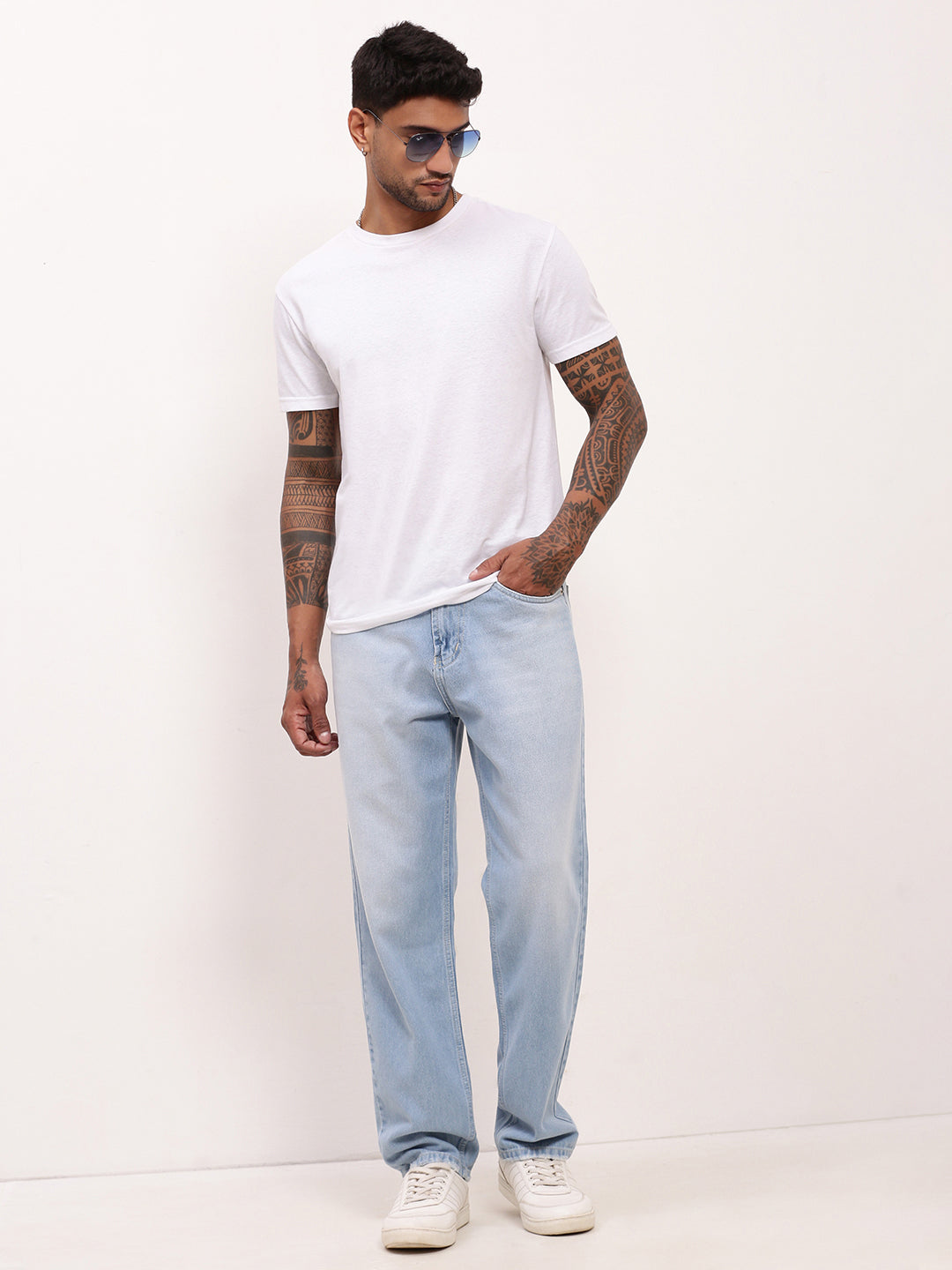 Men Blue Solid Straight Fit Jeans