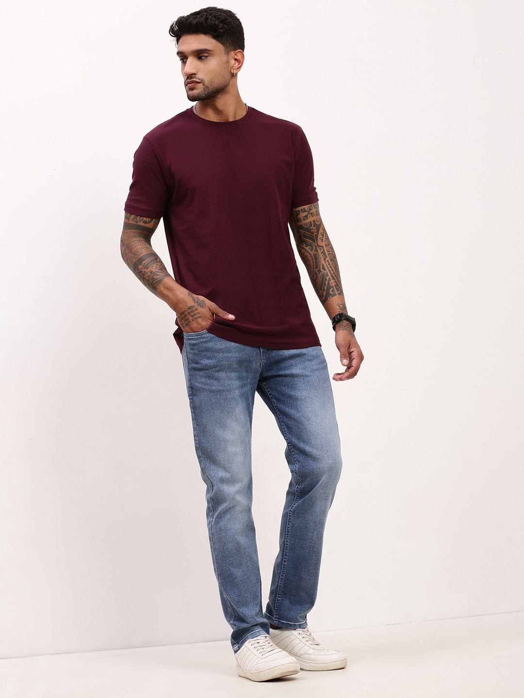 Men Blue Solid Straight Fit Jeans