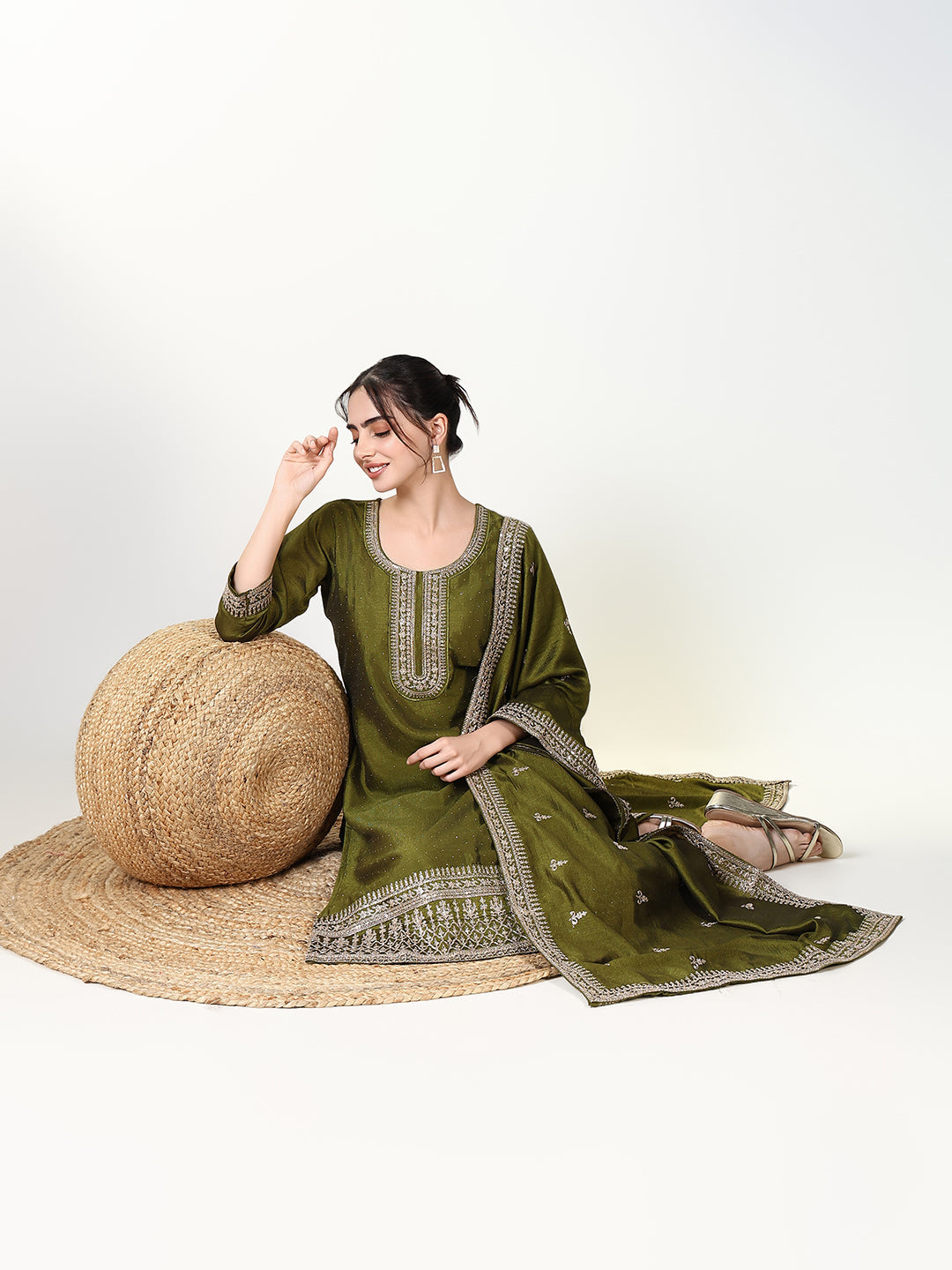 Women Solid Green Straight Kurta Set with Dupatta