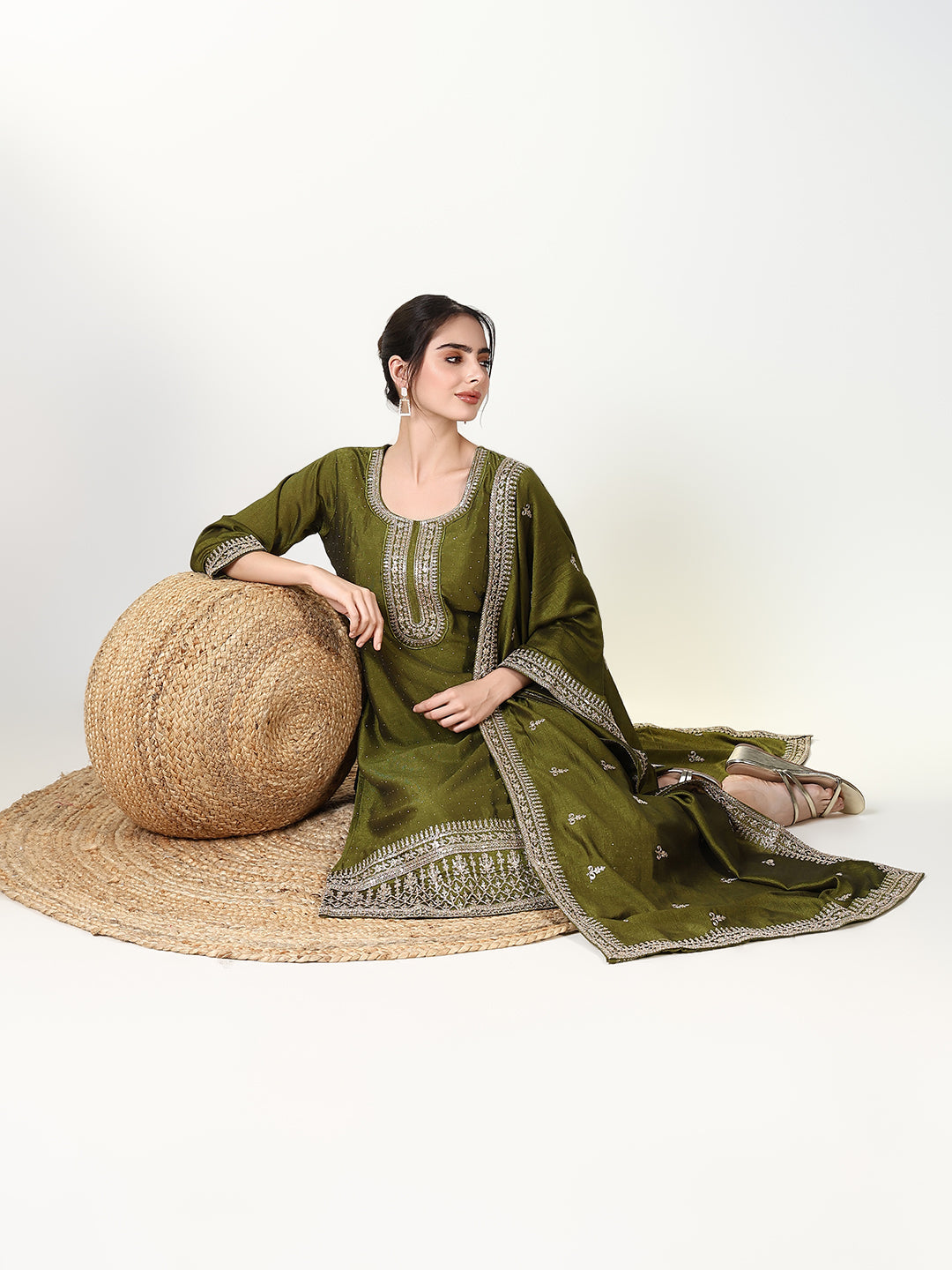 Women Solid Green Straight Kurta Set with Dupatta