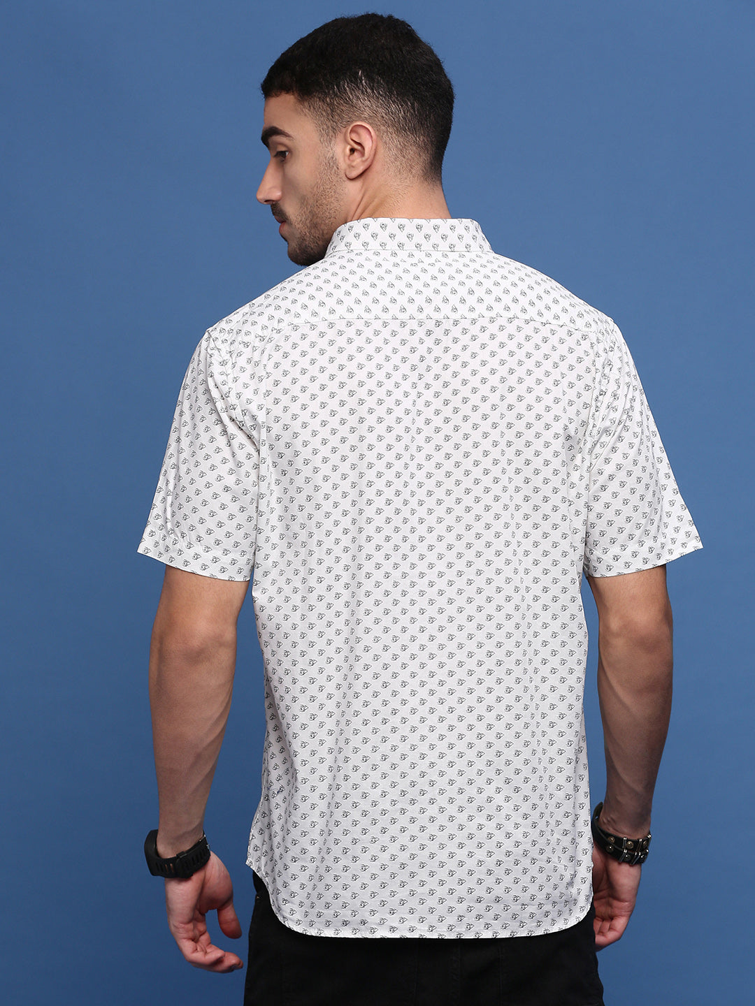 Men White Graphic Slim Fit Shirt