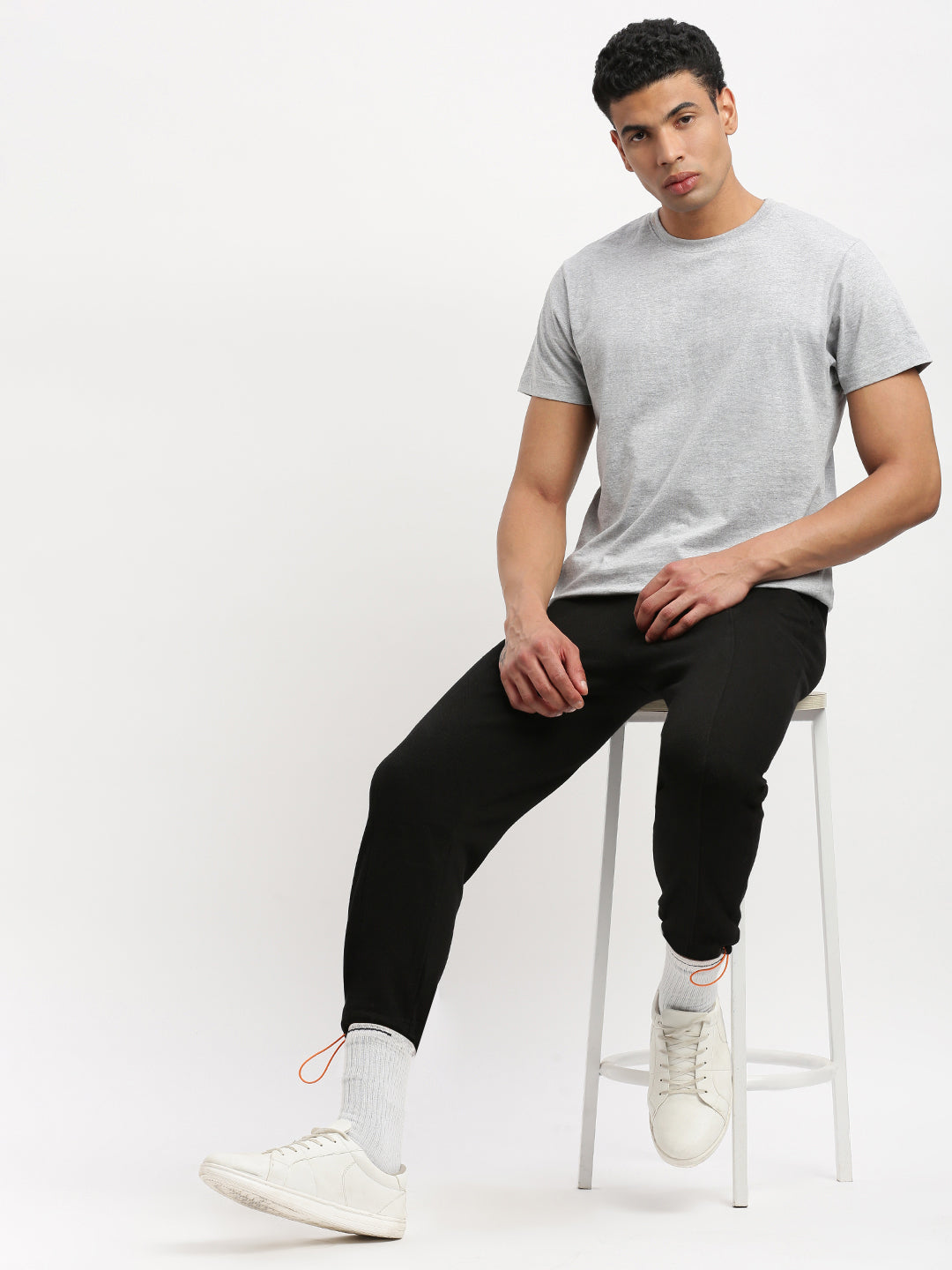 Men Slim Fit Solid Black Track Pant