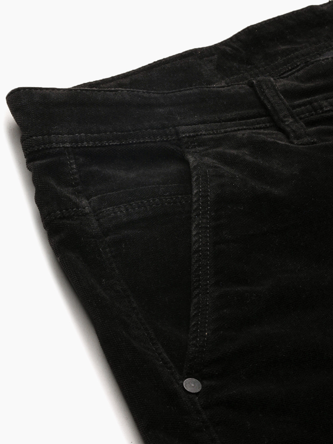 Men Black Solid Straight Fit Jeans