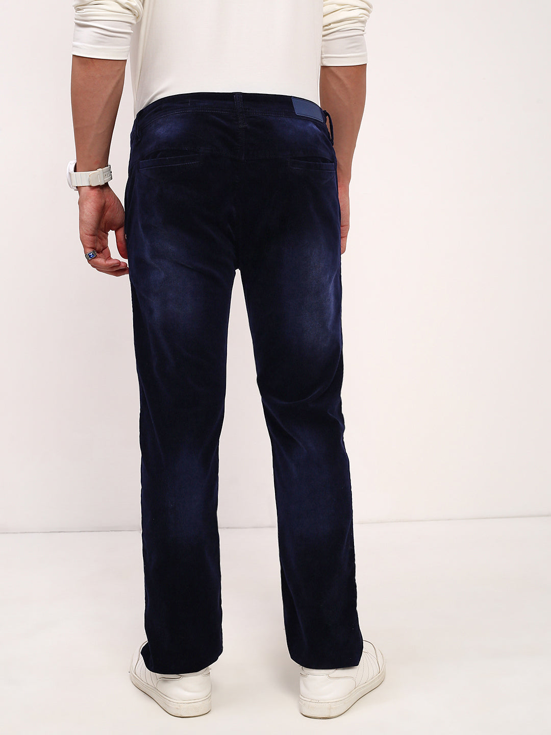 Men Navy Blue Solid Straight Fit Jeans