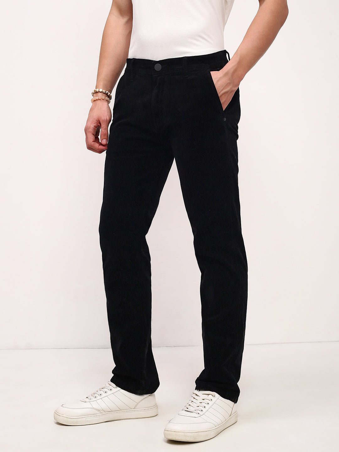 Men Black Solid Straight Fit Jeans