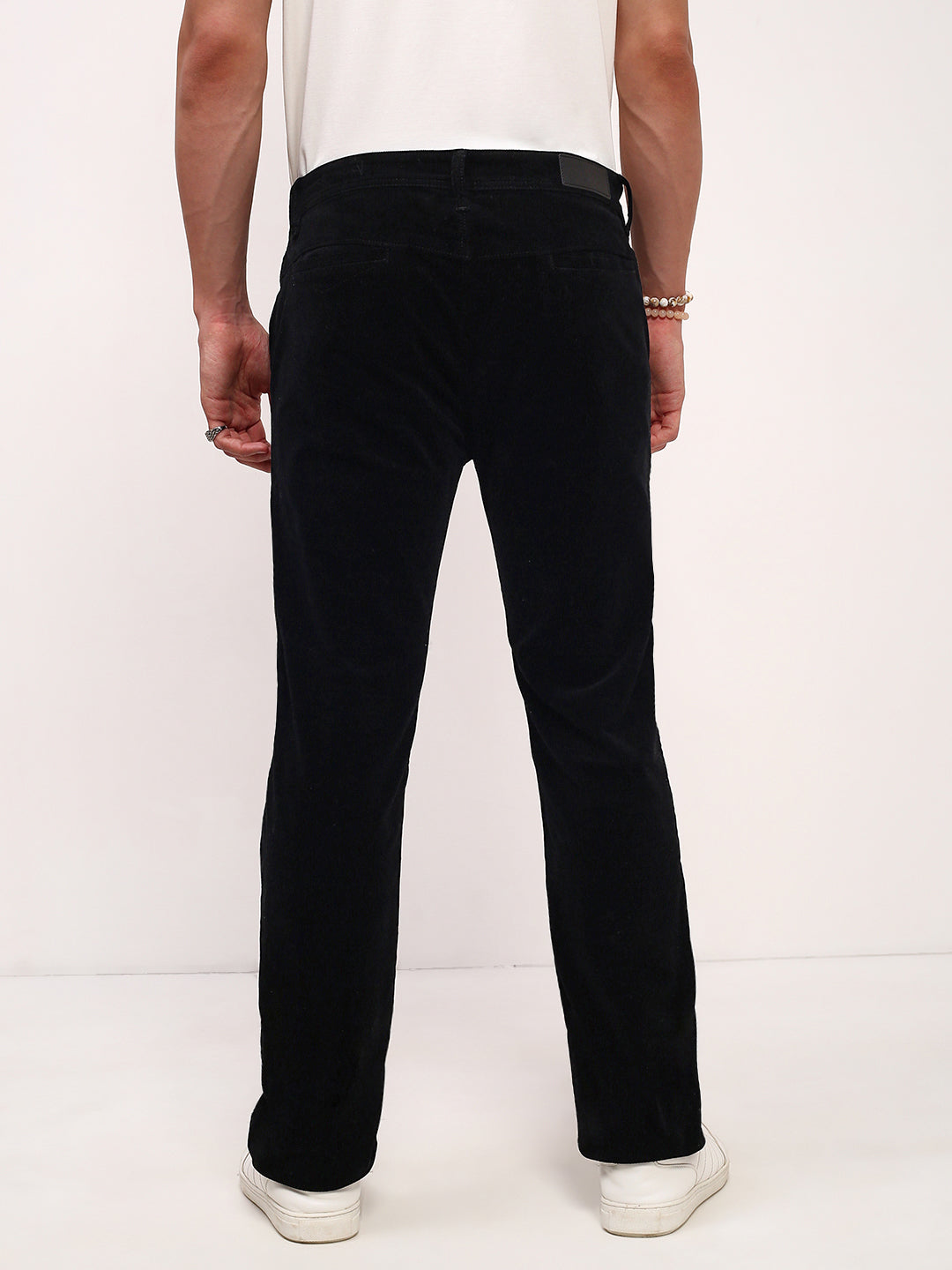 Men Black Solid Straight Fit Jeans