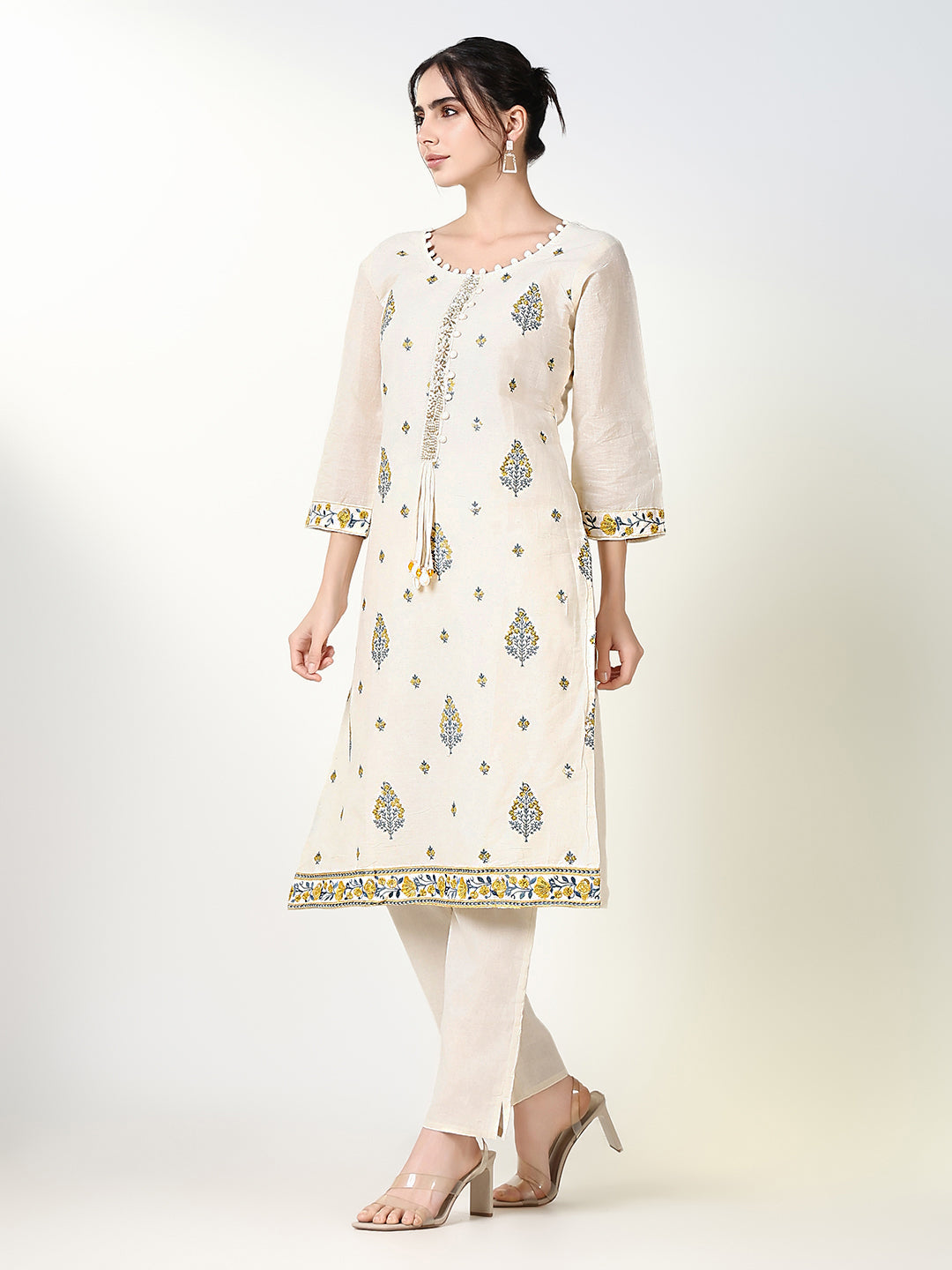 Women Floral Off White Straight Kurta Set with Dupatta