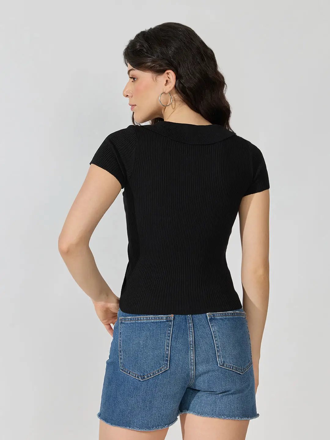 Women's Black Ruched V-Neck Crop Top