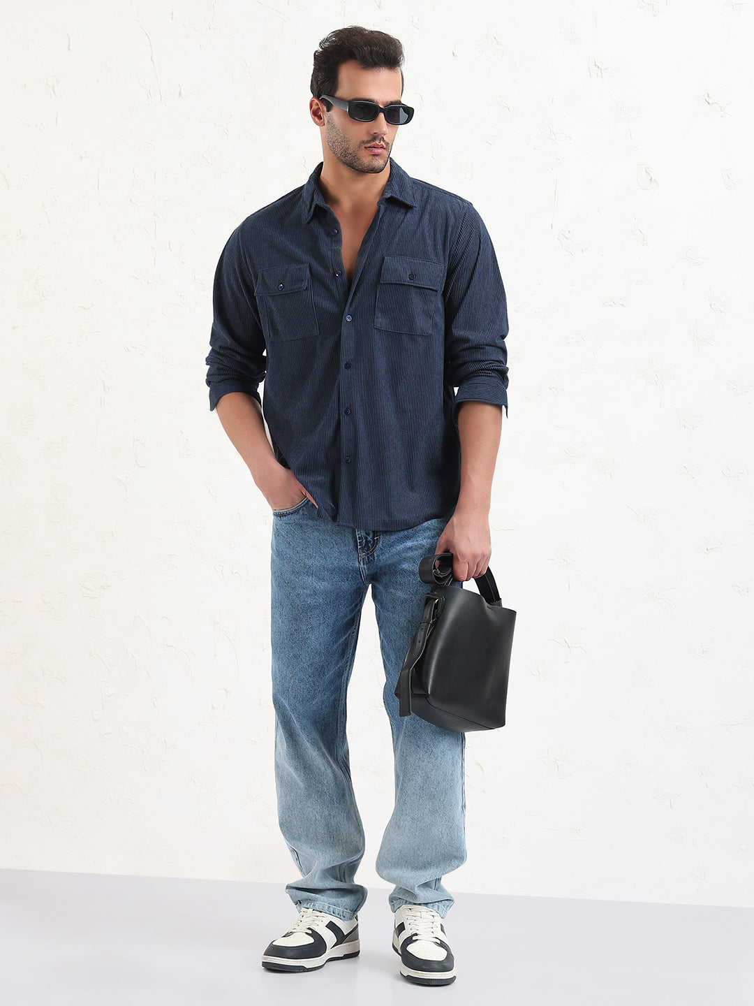 Men's Navy Blue Solid Slim Fit Shirt