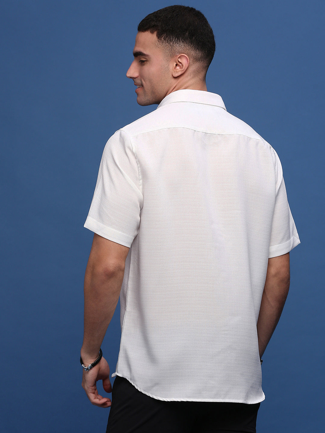 Men White Solid Slim Fit Shirt