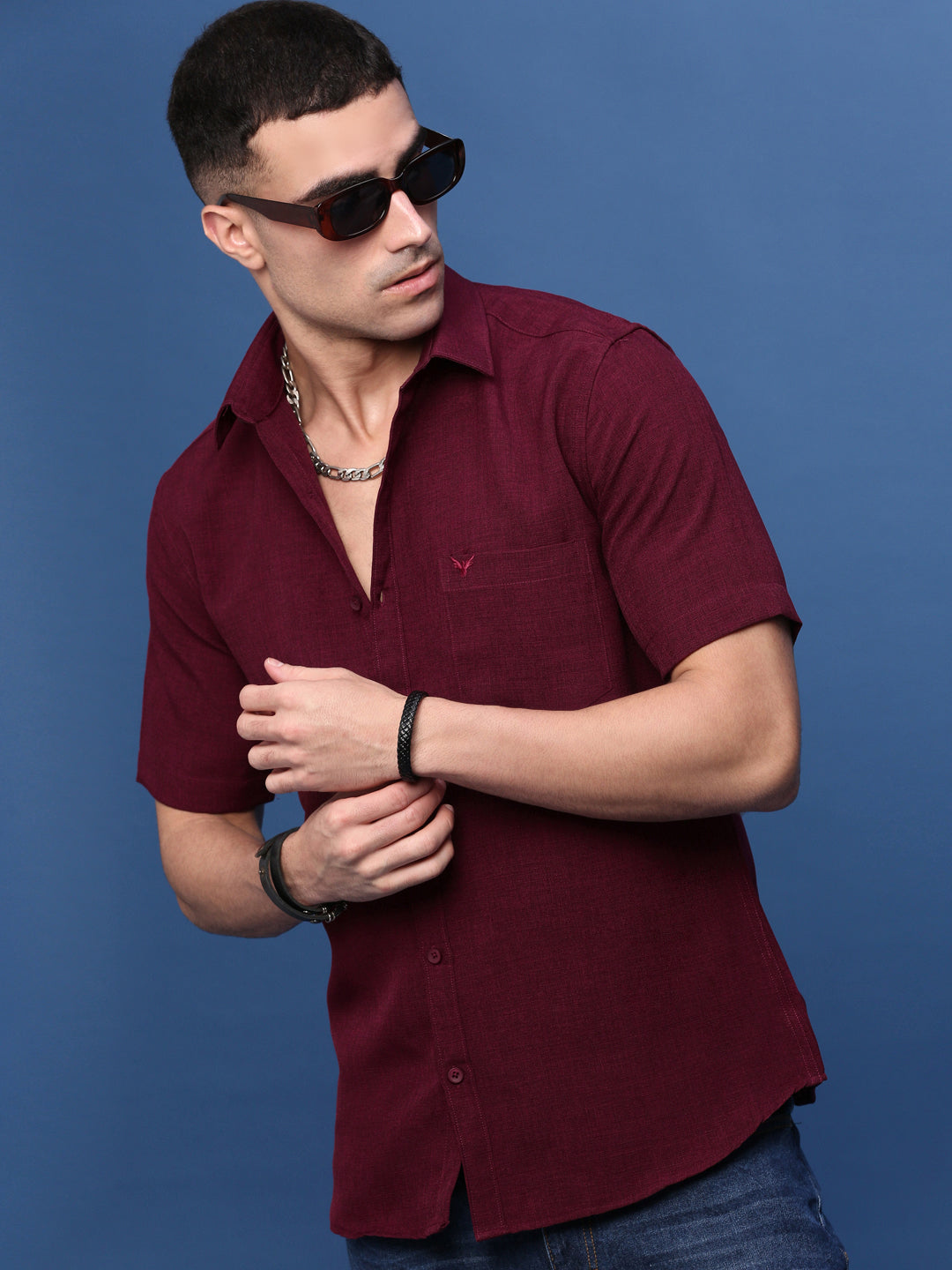 Men Burgundy Solid Slim Fit Shirt