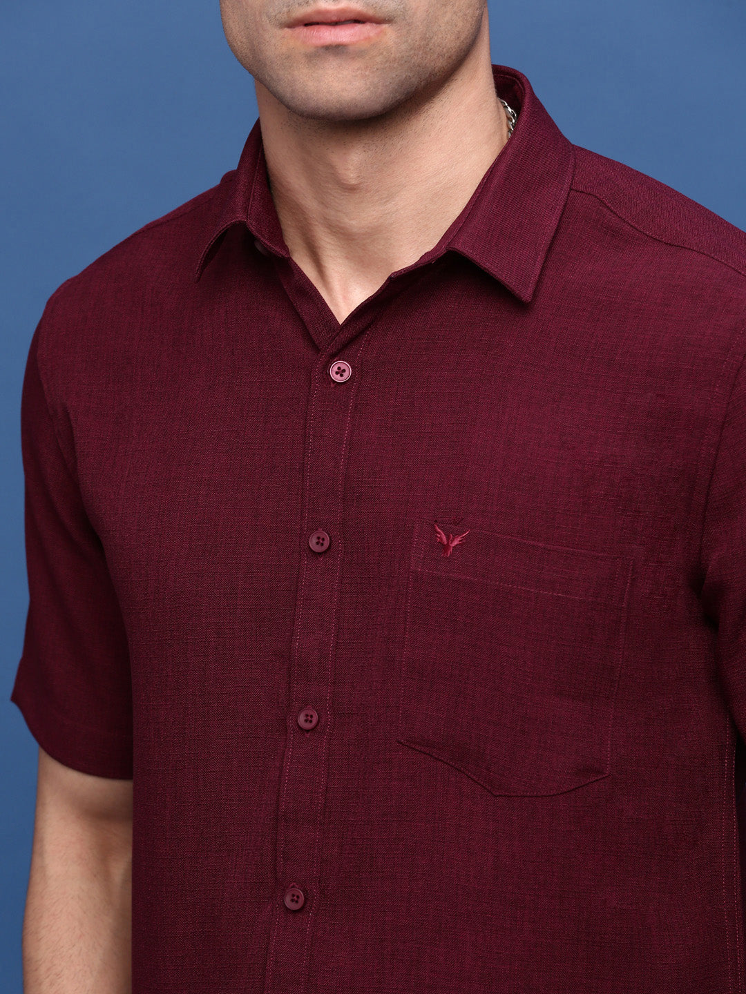 Men Burgundy Solid Slim Fit Shirt