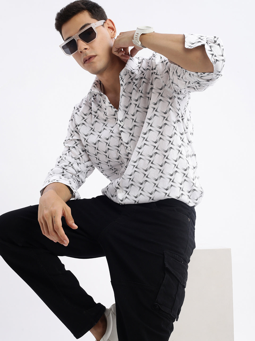 Men Spread Collar Printed Slim Fit White Shirt