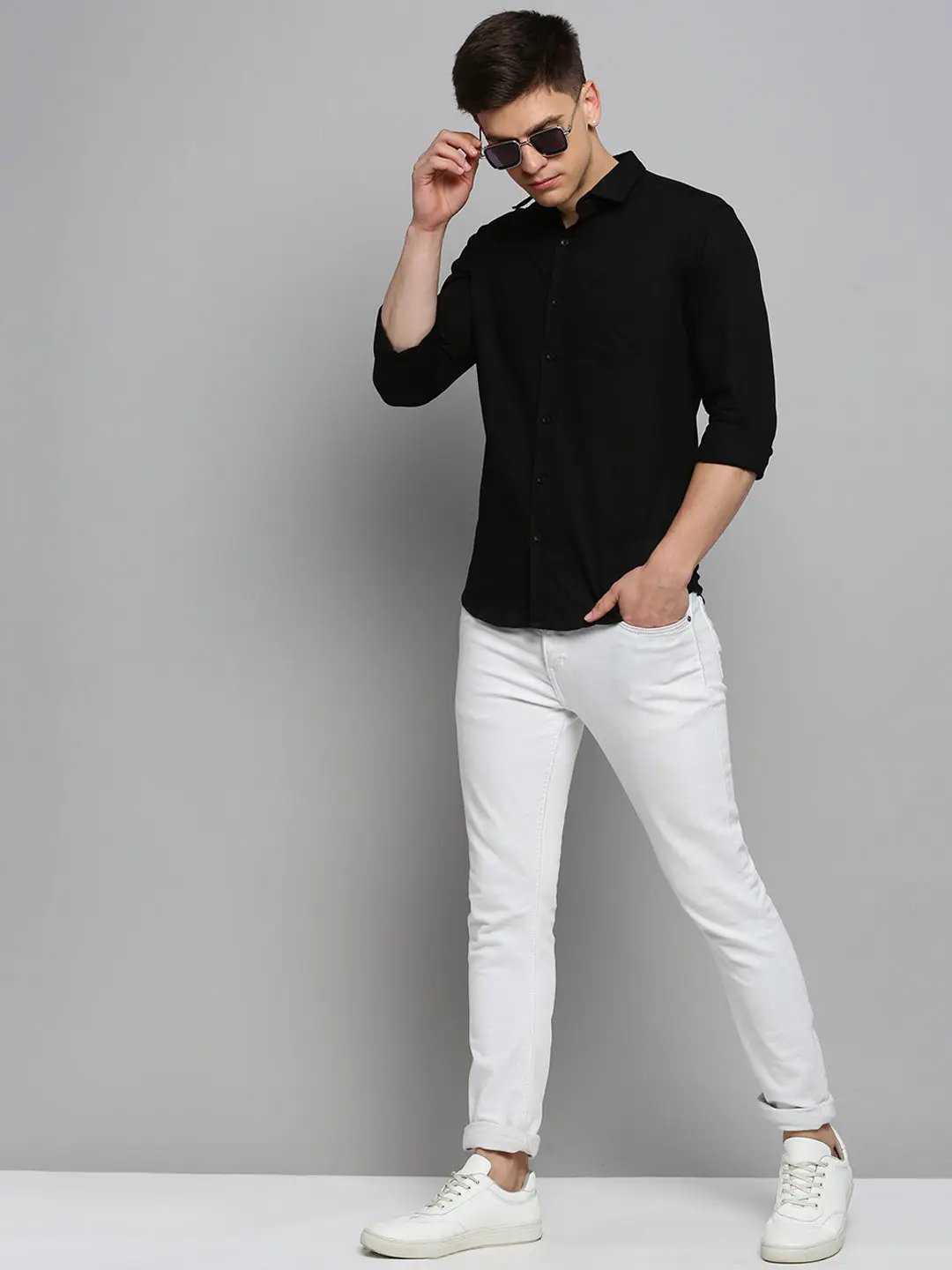 Men's Black Solid Slim Fit Shirt - from SHOWOFFFF
