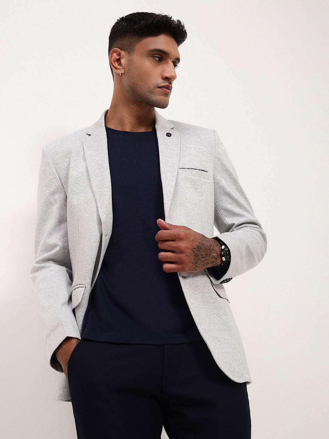 Men Grey Solid Single Breasted Blazer