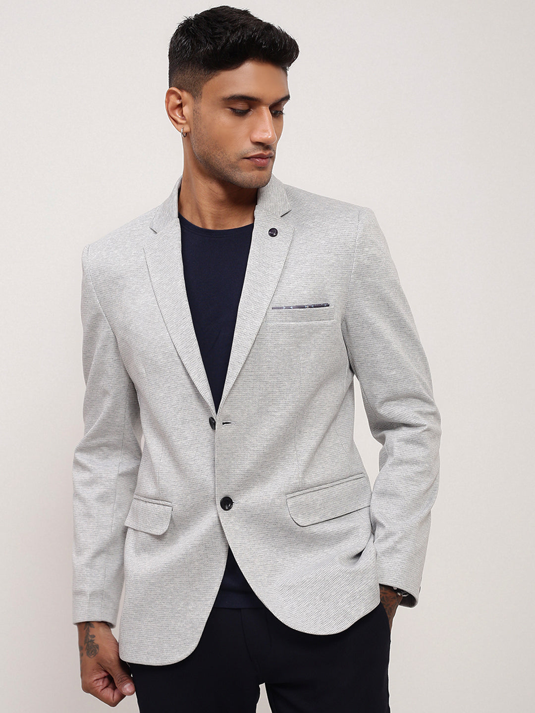 Men Grey Solid Single Breasted Blazer