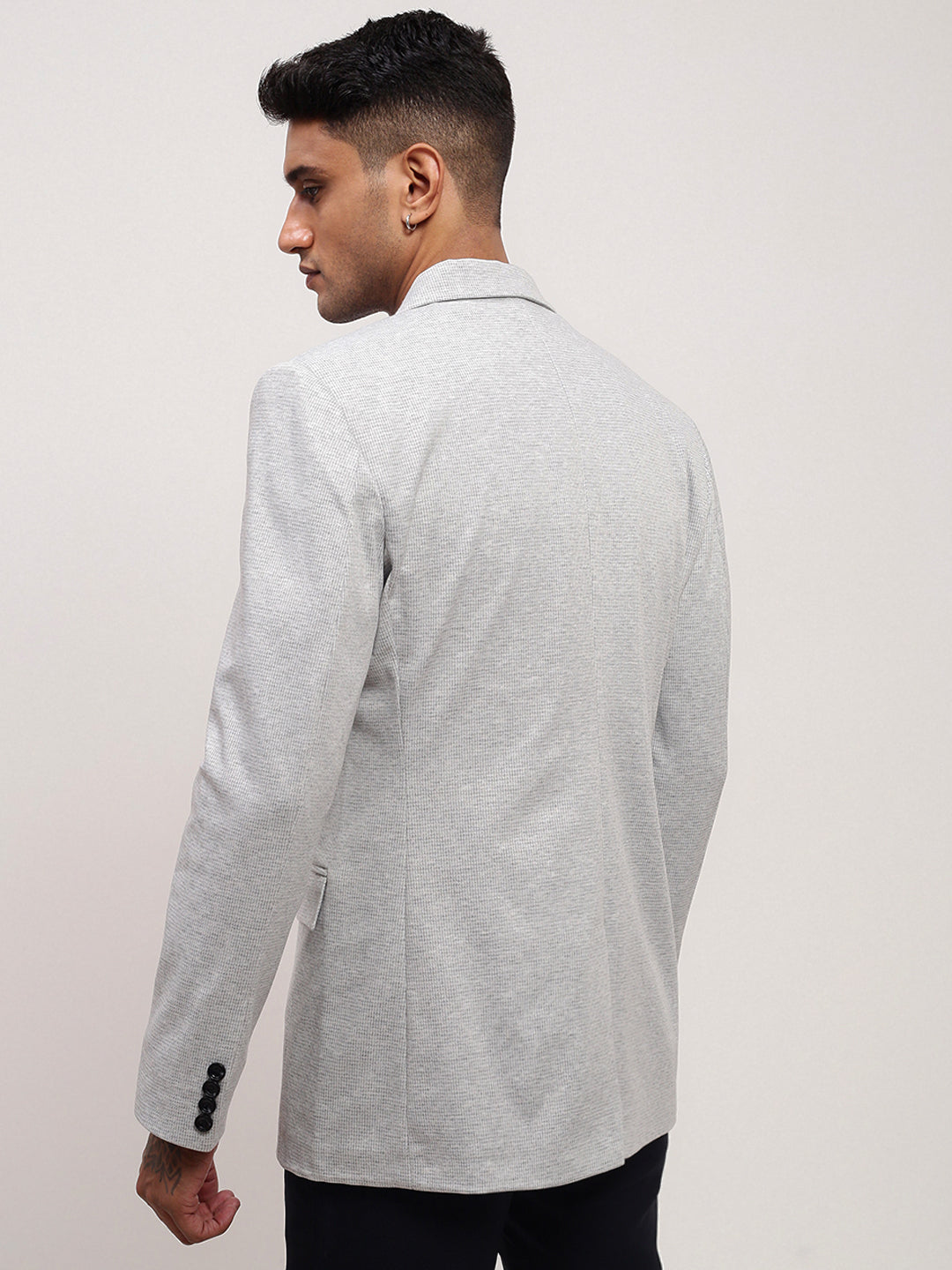 Men Grey Solid Single Breasted Blazer