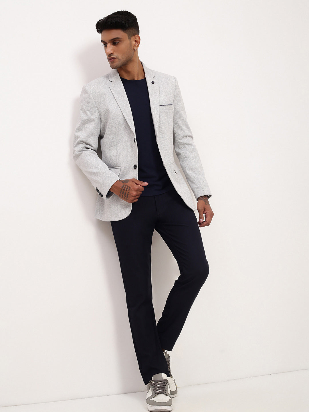 Men Grey Solid Single Breasted Blazer