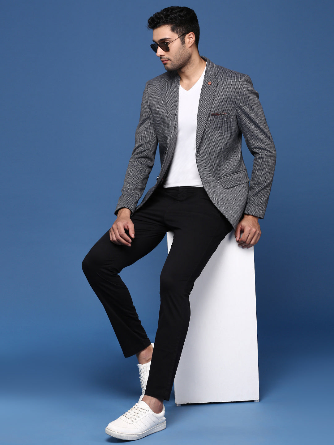 Men Grey Slim Fit Single Breasted Blazer