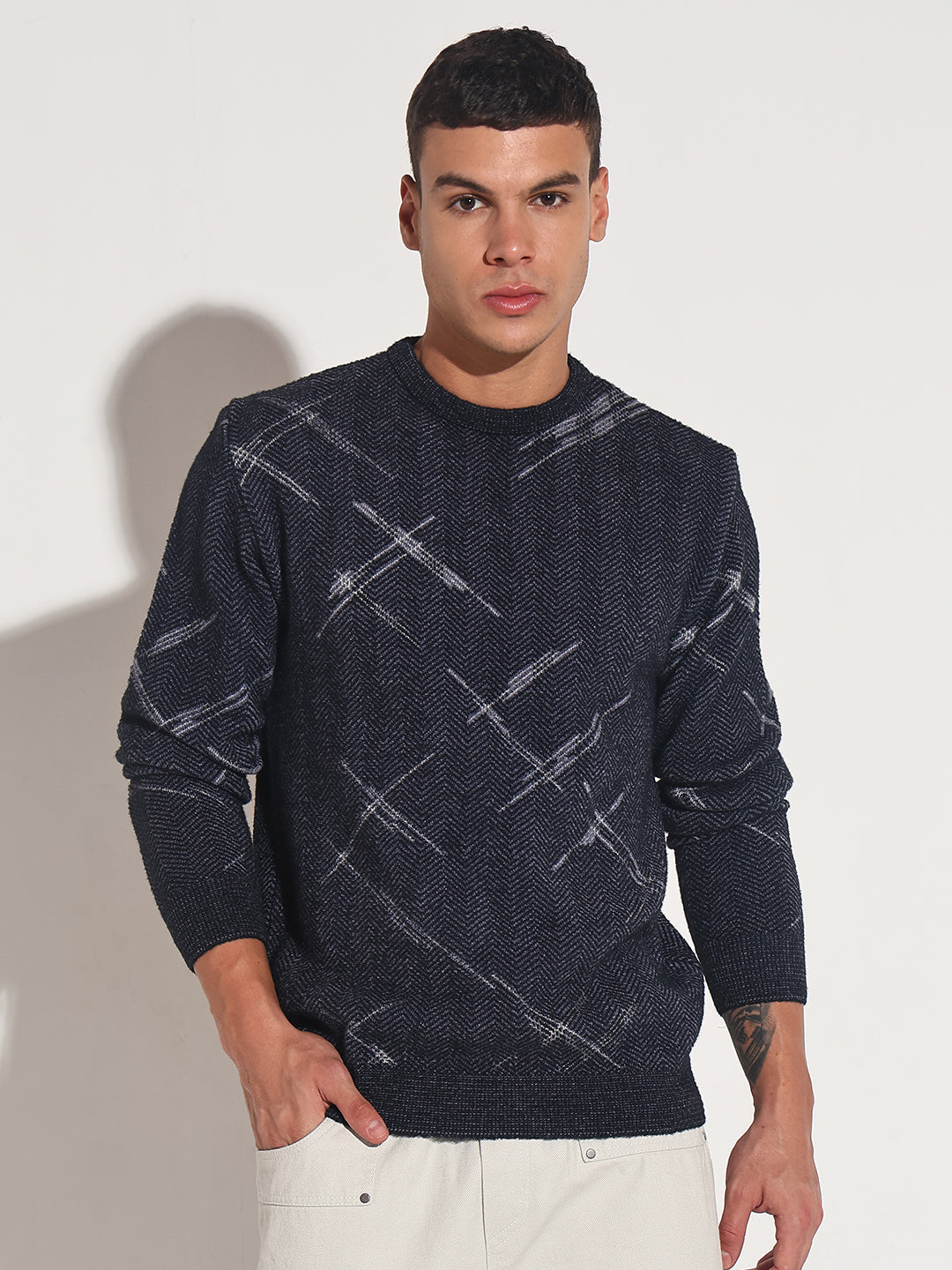 Men's Abstract Navy Blue Ribbed Round Neck Sweater