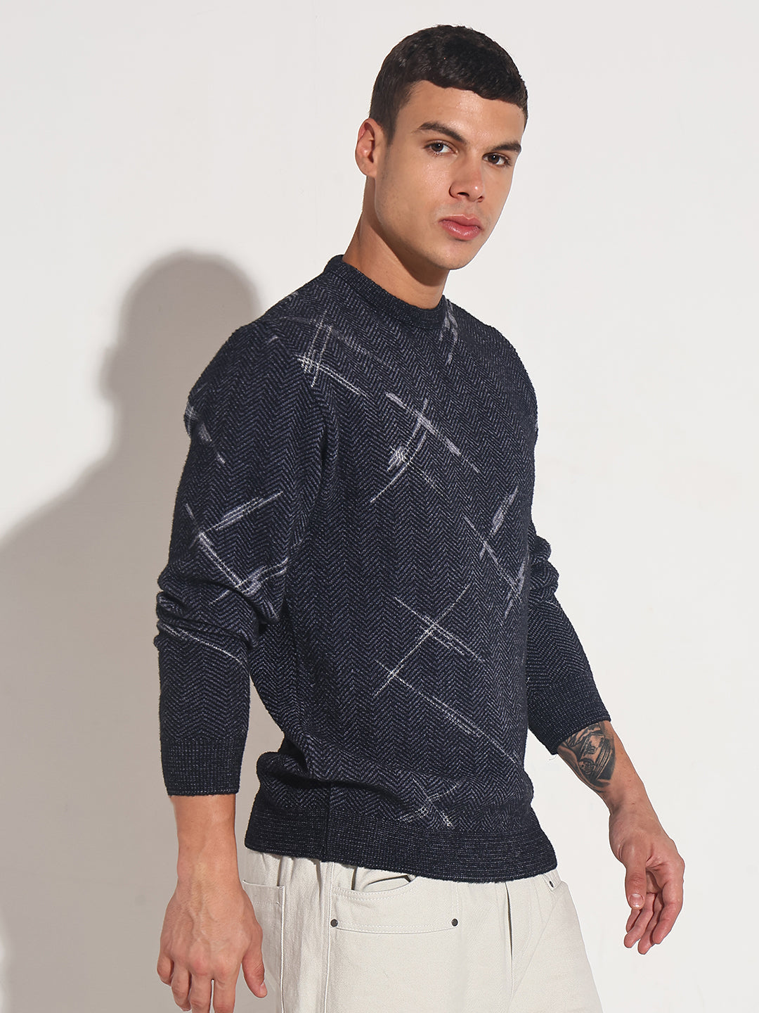 Men's Abstract Navy Blue Ribbed Round Neck Sweater