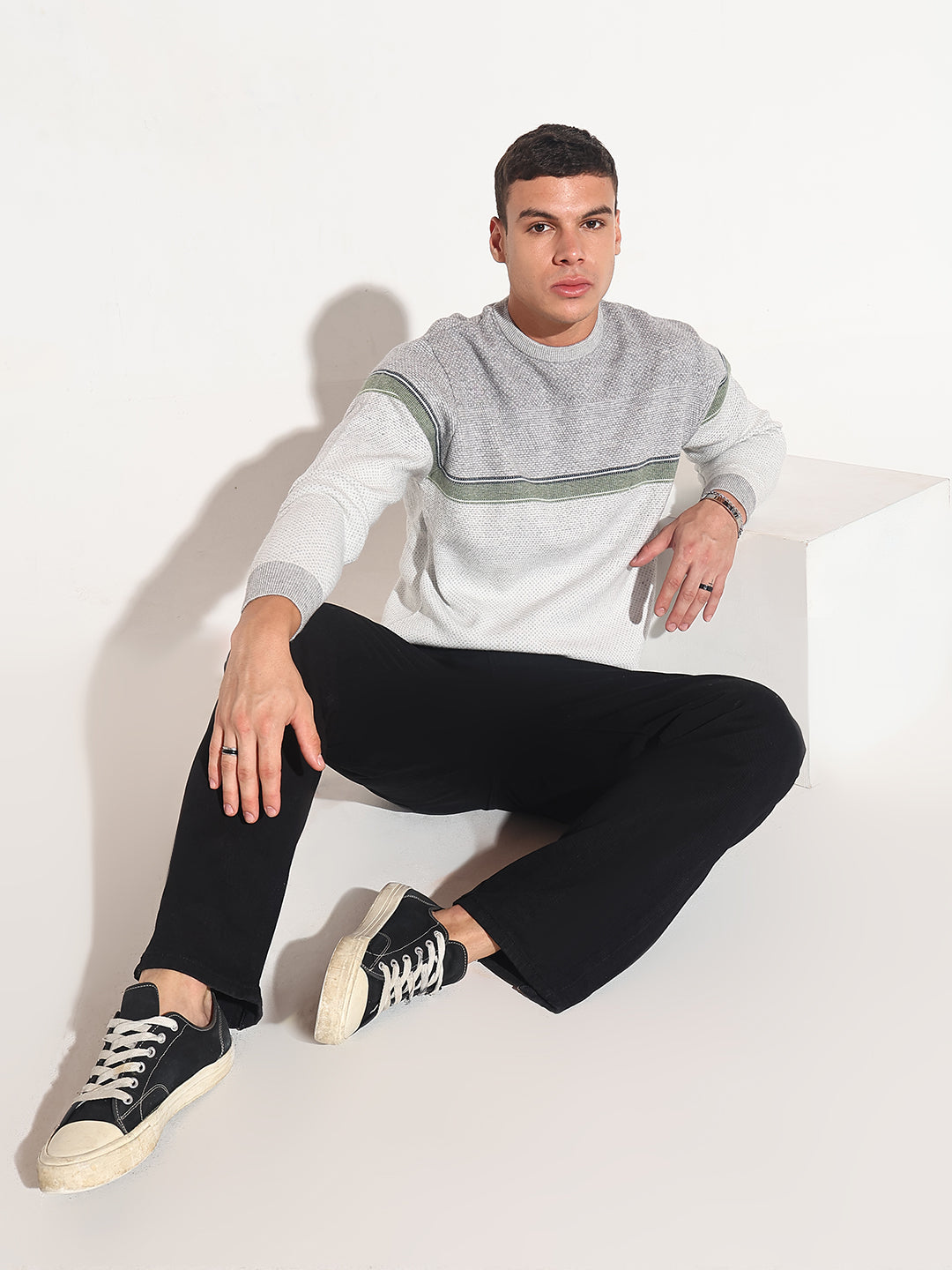 Men's Colourblocked Grey Ribbed Round Neck Sweater