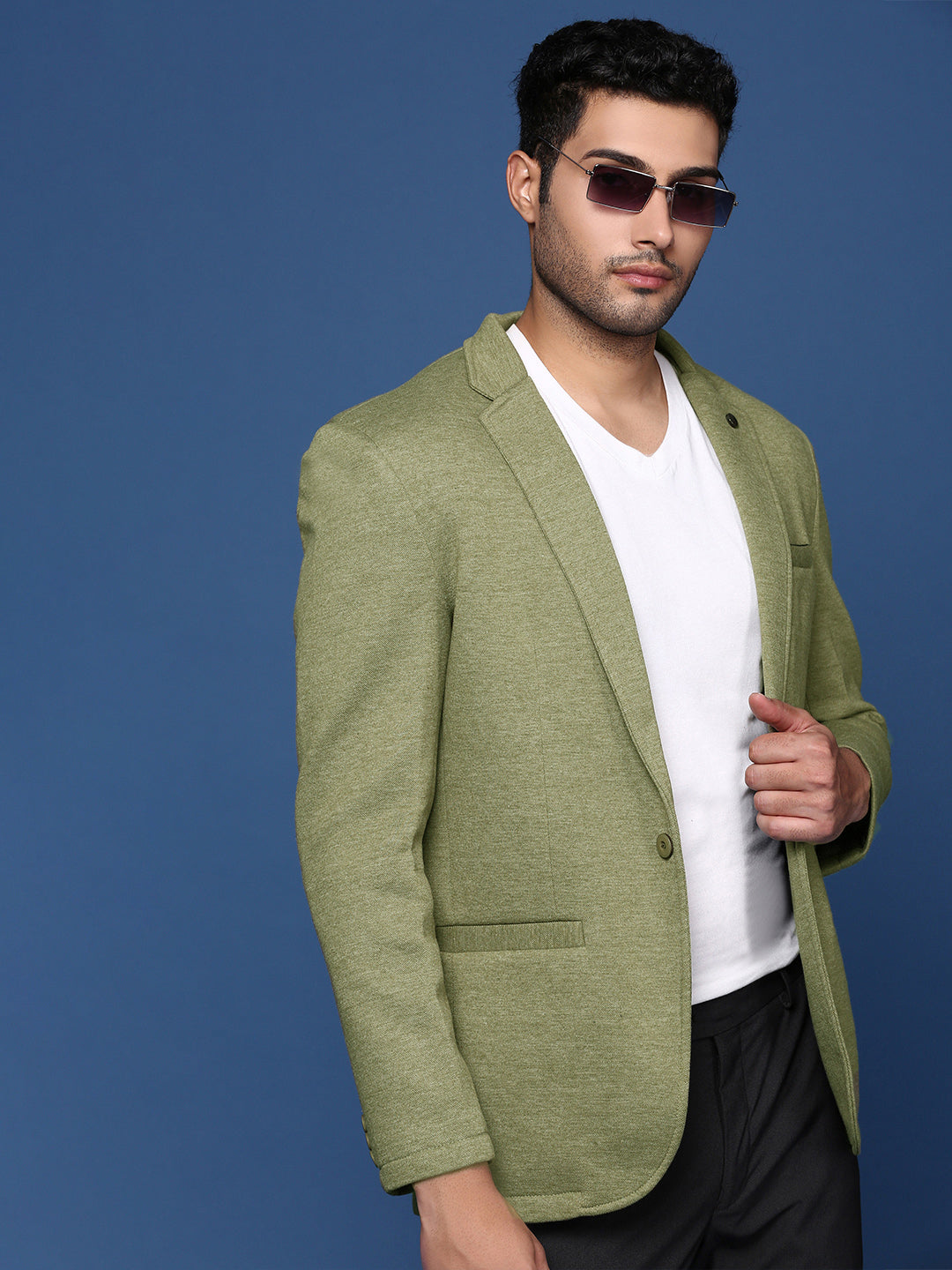 Men Green Solid Single Breasted Blazer