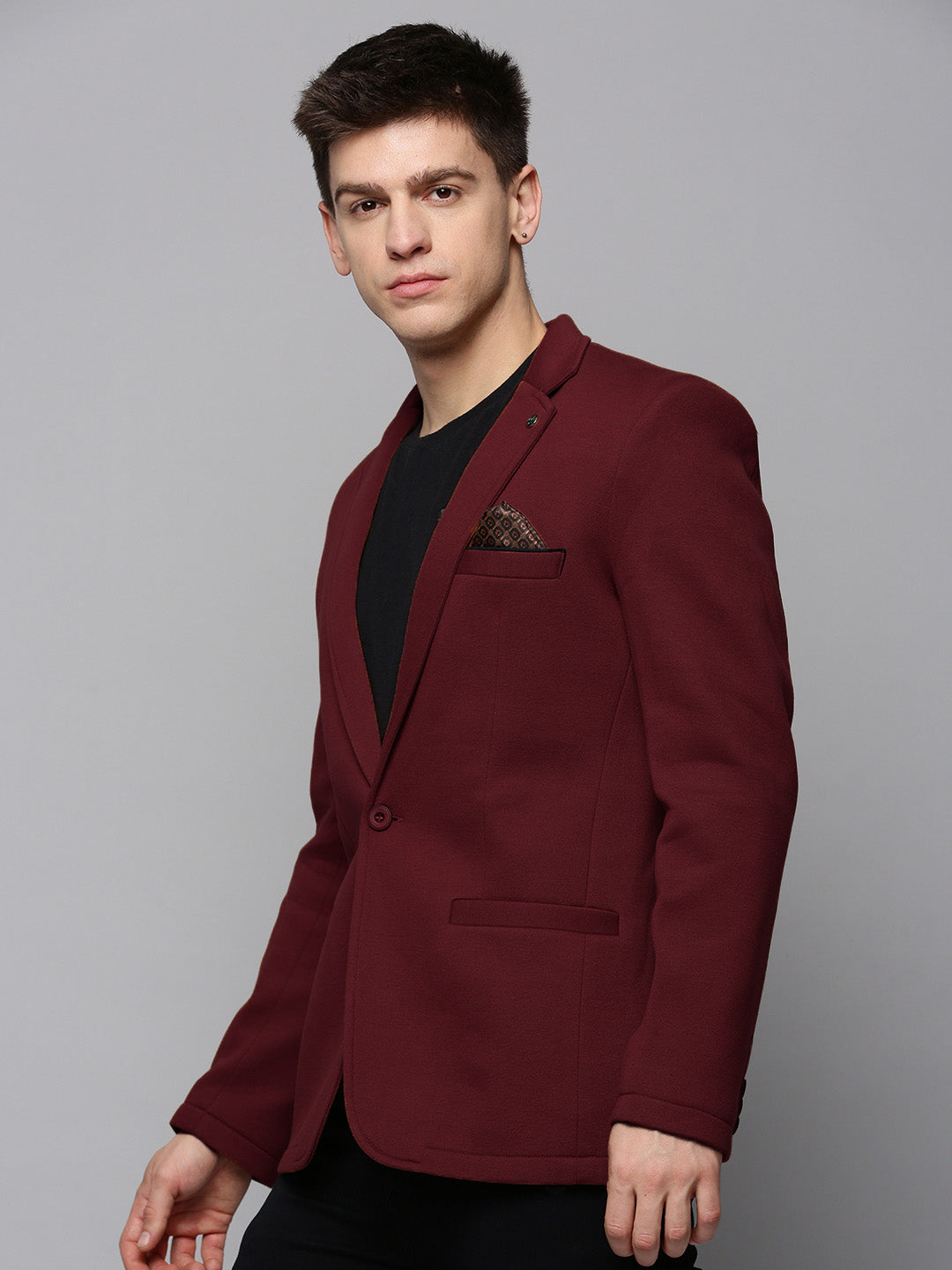 Men Maroon Solid Single Breasted Blazer