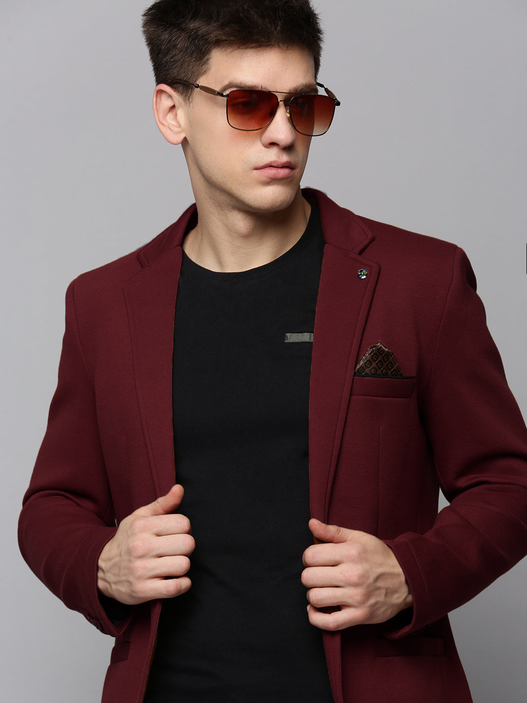 Men Maroon Solid Single Breasted Blazer