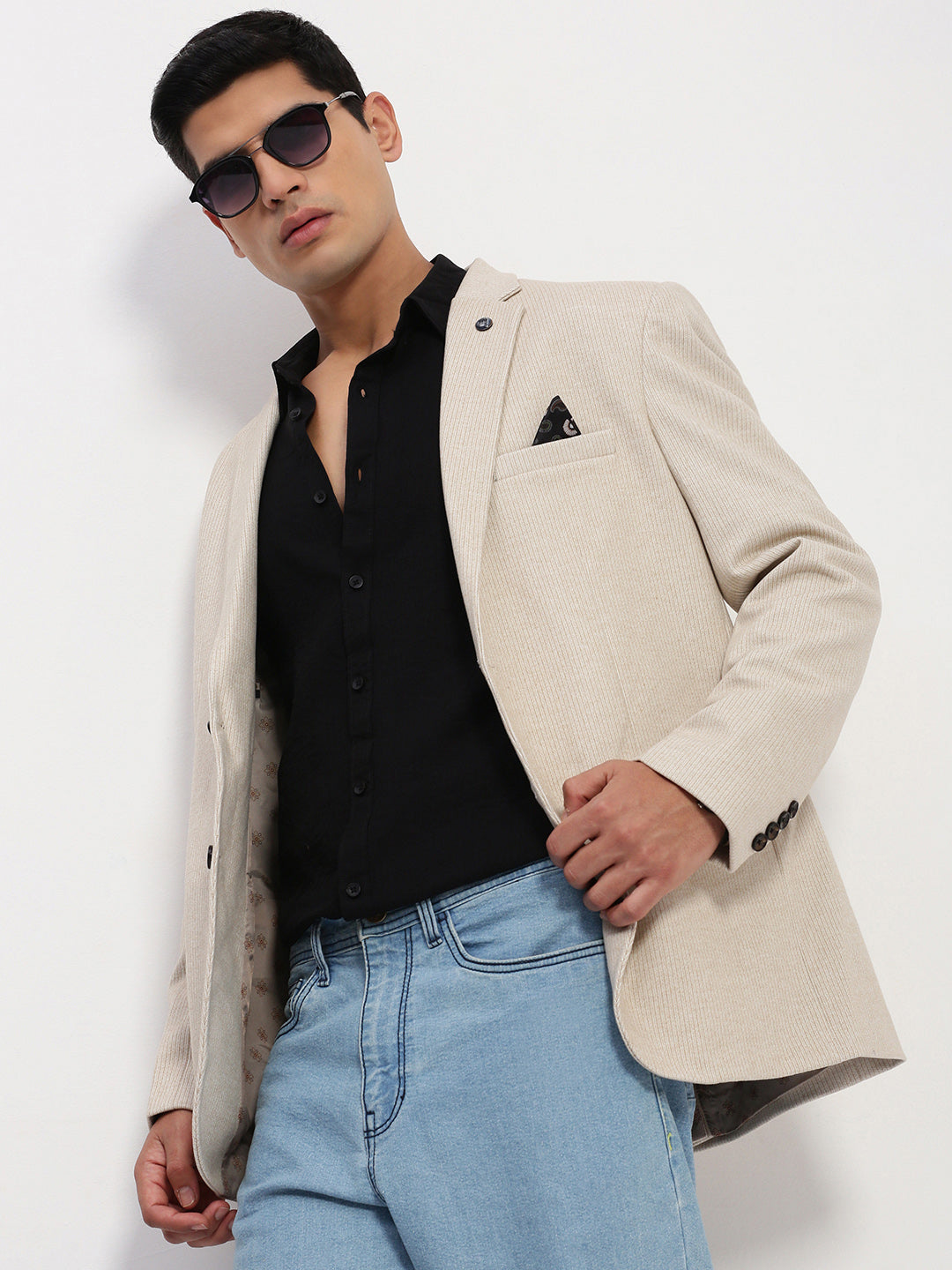 Men Cream Solid Single Breasted Blazer