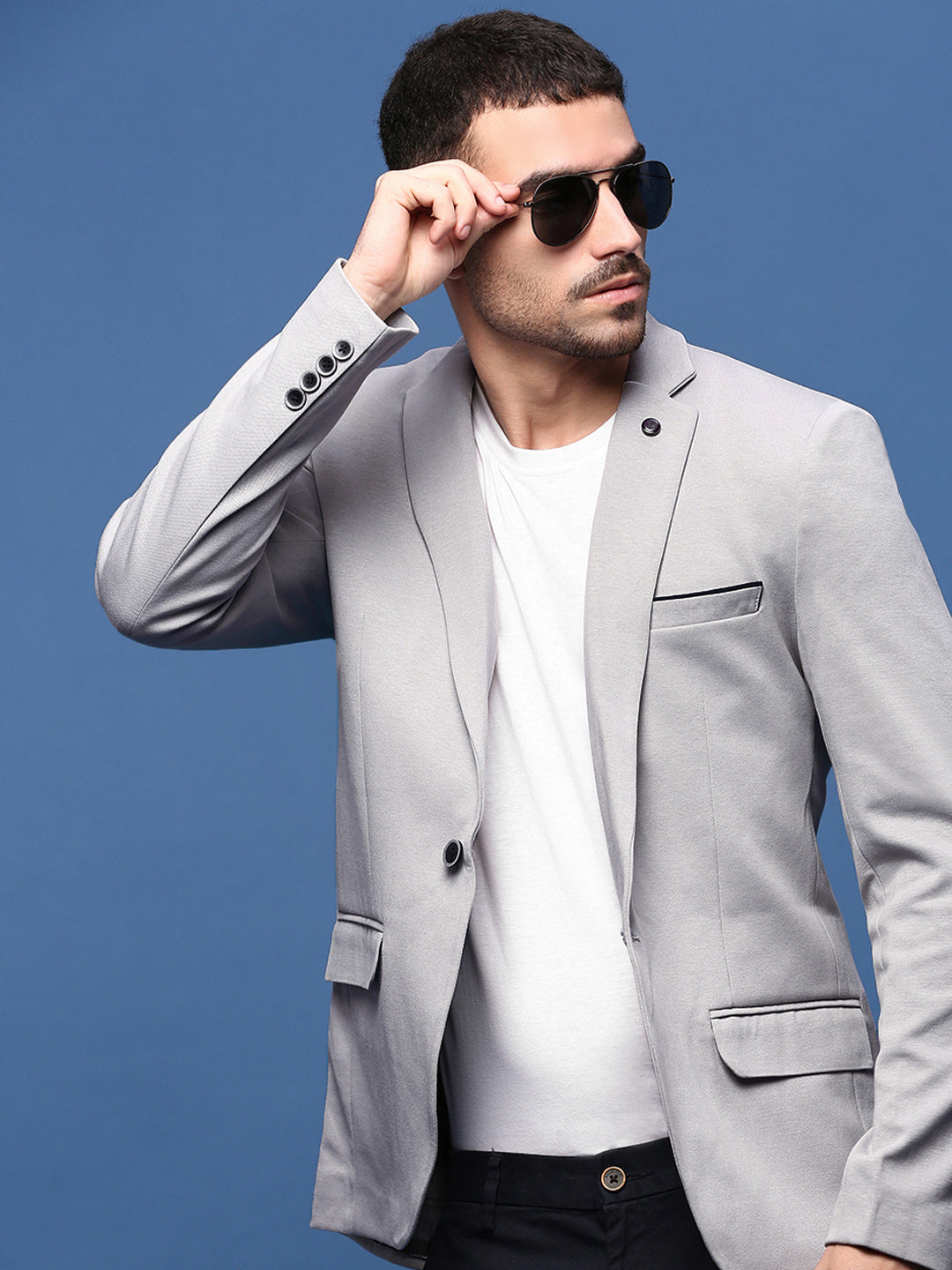 Men Grey Solid Single Breasted Blazer