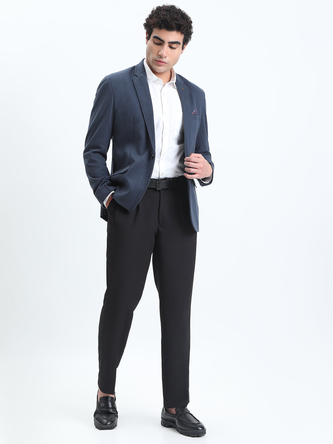 Men's Navy Blue Tailored Single-Breasted Blazer with Notched Lapel