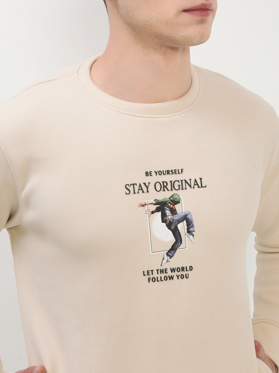 Men's Beige Graphic Print Round Neck Pullover Sweatshirt