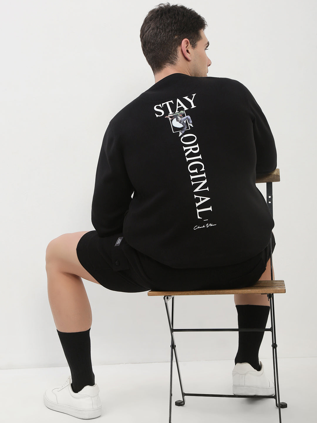 Men's Black Graphic Print Round Neck Pullover Sweatshirt