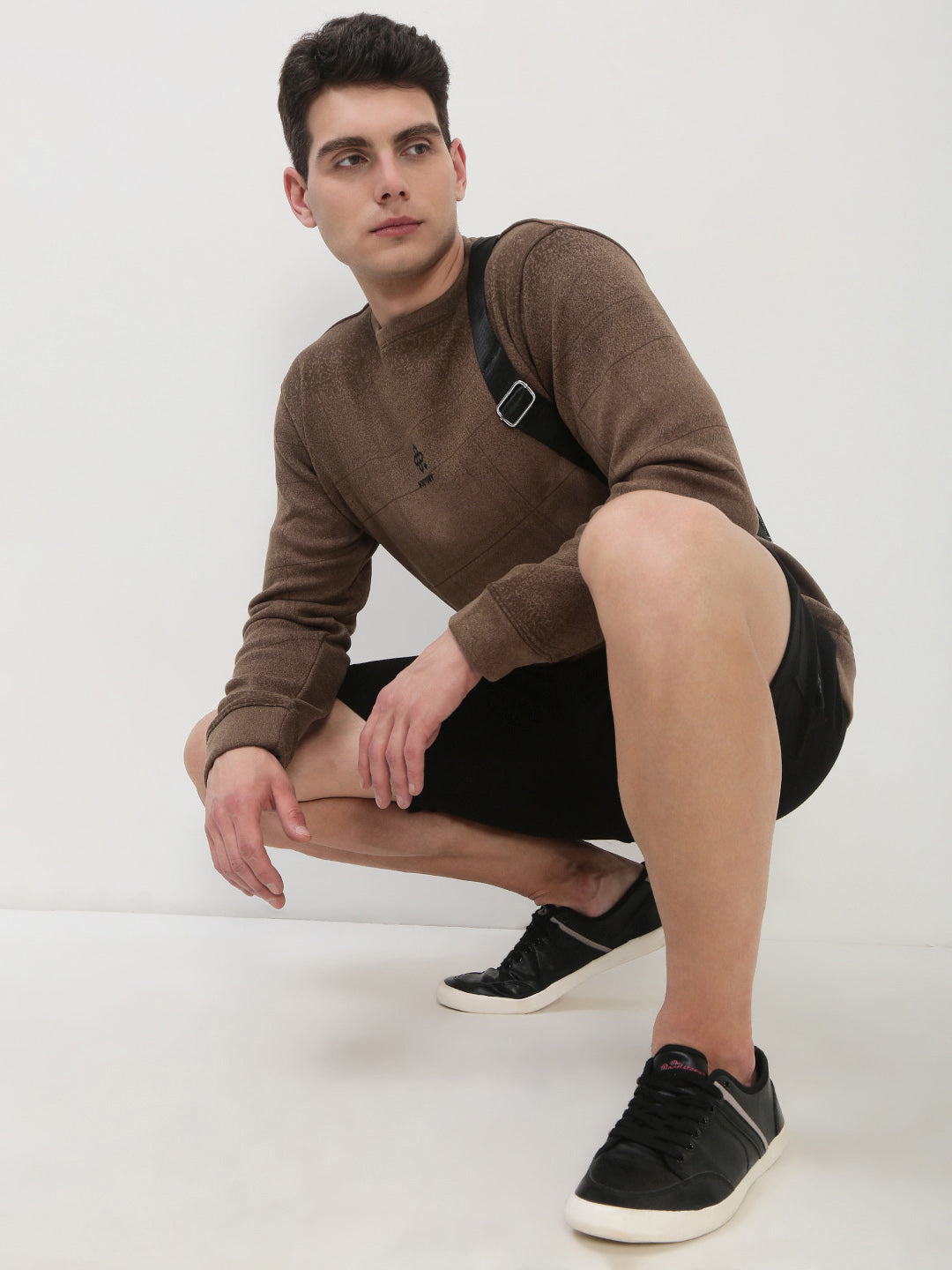 Men's Brown Graphic Print Round Neck Pullover Sweatshirt