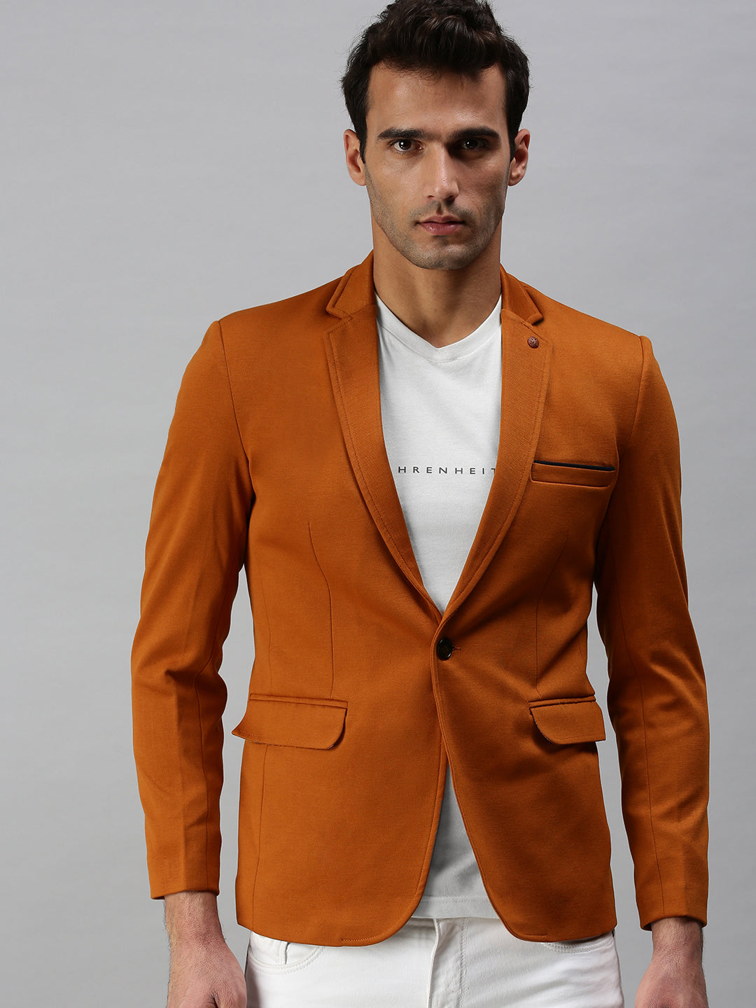 Men's Solid Brown Single Breasted Blazer