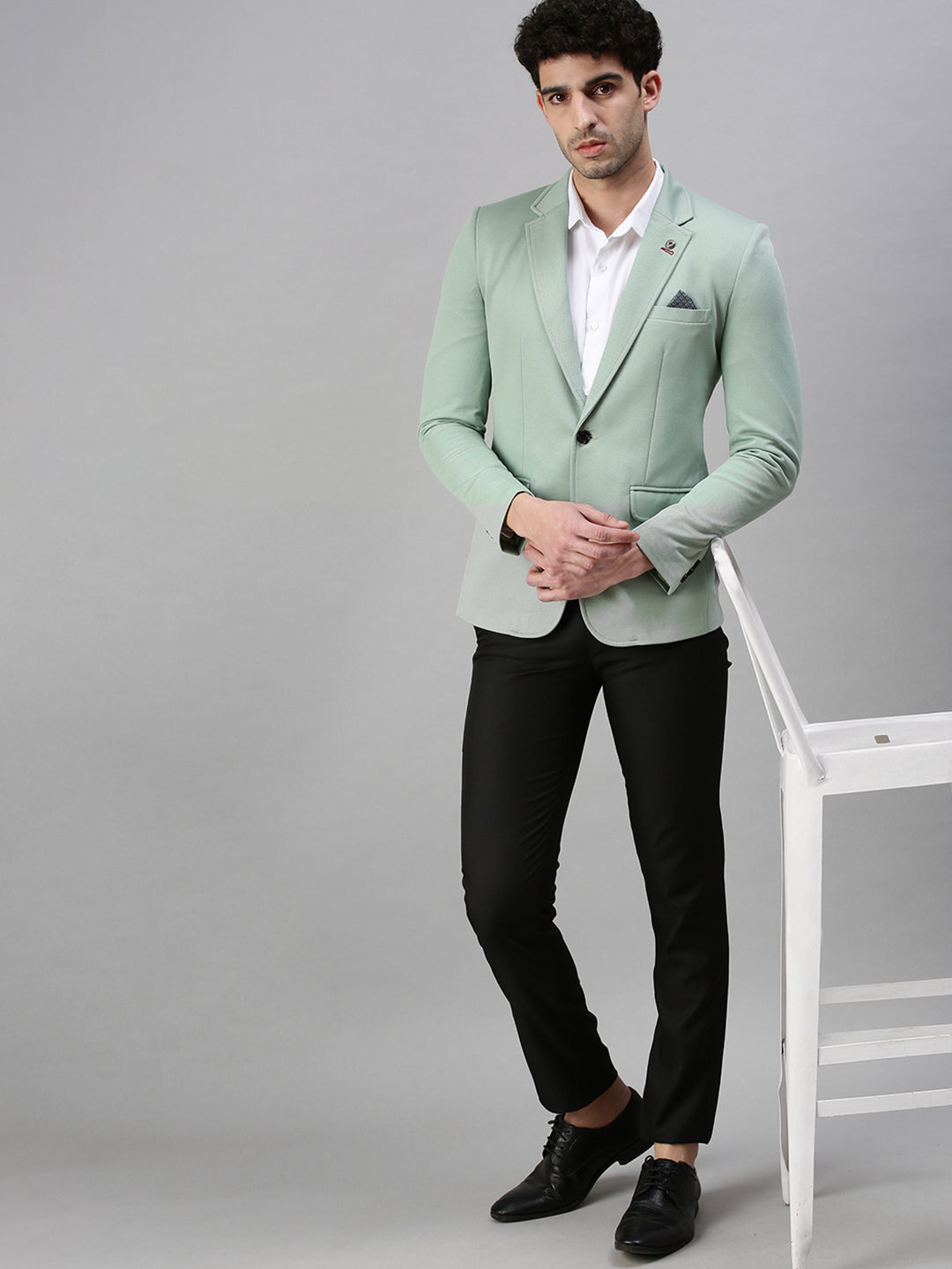 Men Green Solid Single Breasted Blazer