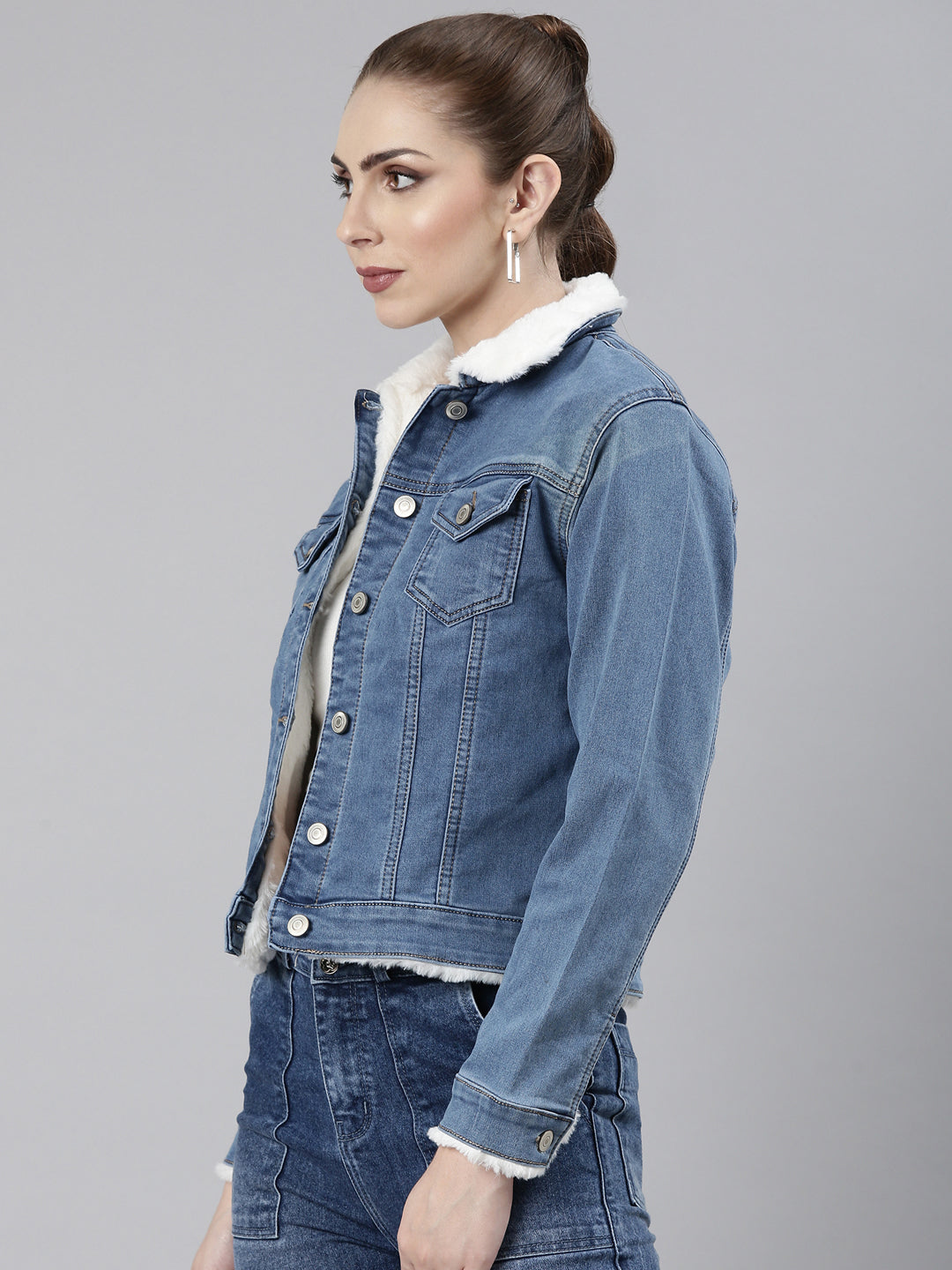 Women's Blue Spread Collar Faux Fur Trim Crop Denim Jacket