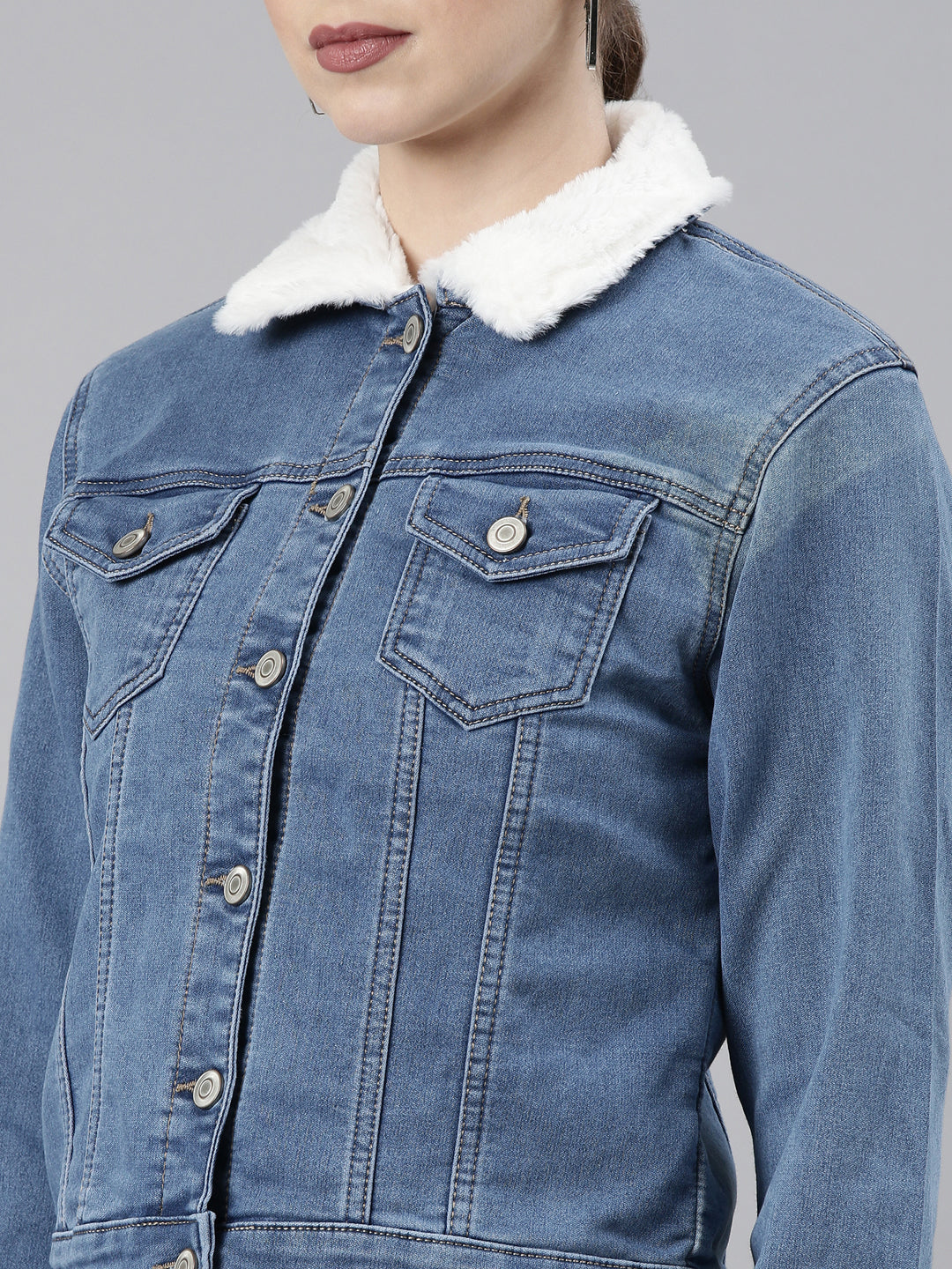 Women's Blue Spread Collar Faux Fur Trim Crop Denim Jacket