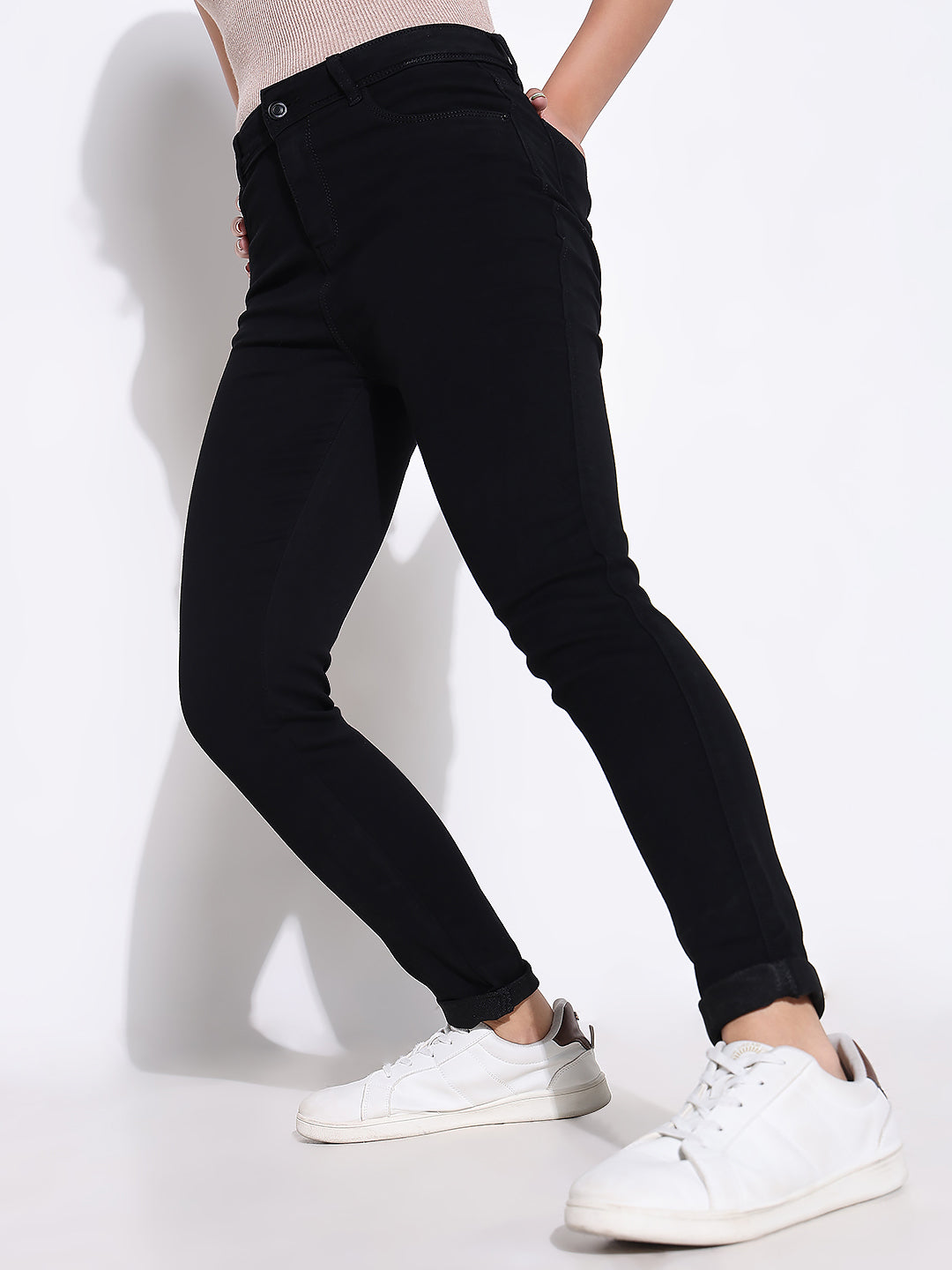 Women Solid Black Slim Fit Jeans