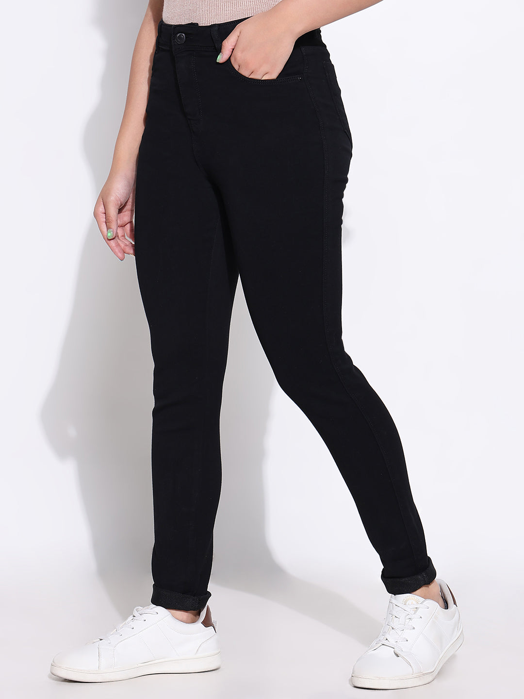 Women Solid Black Slim Fit Jeans