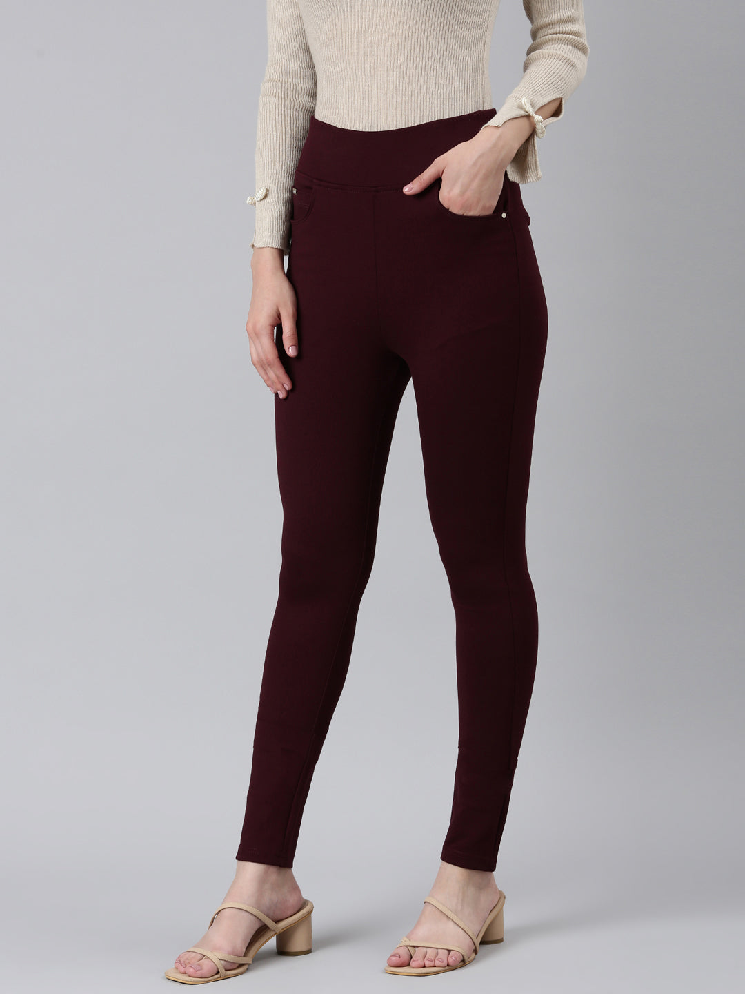 Women Solid Skinny Fit Burgundy Jegging