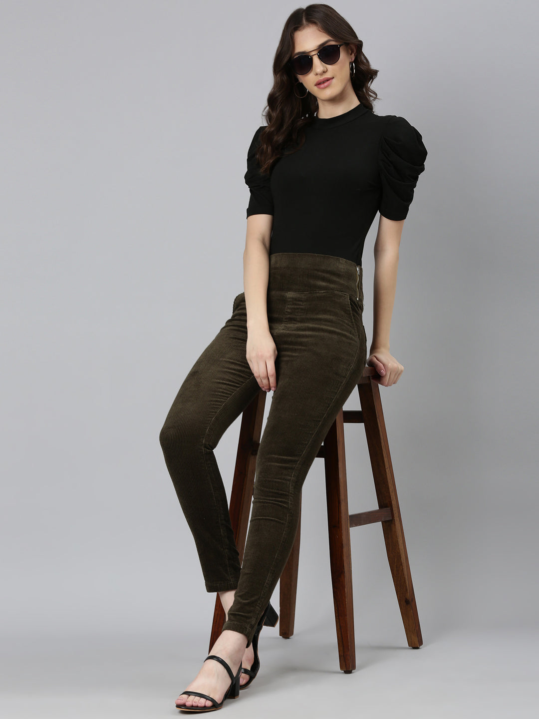 Women Solid Slim Fit Olive Jegging